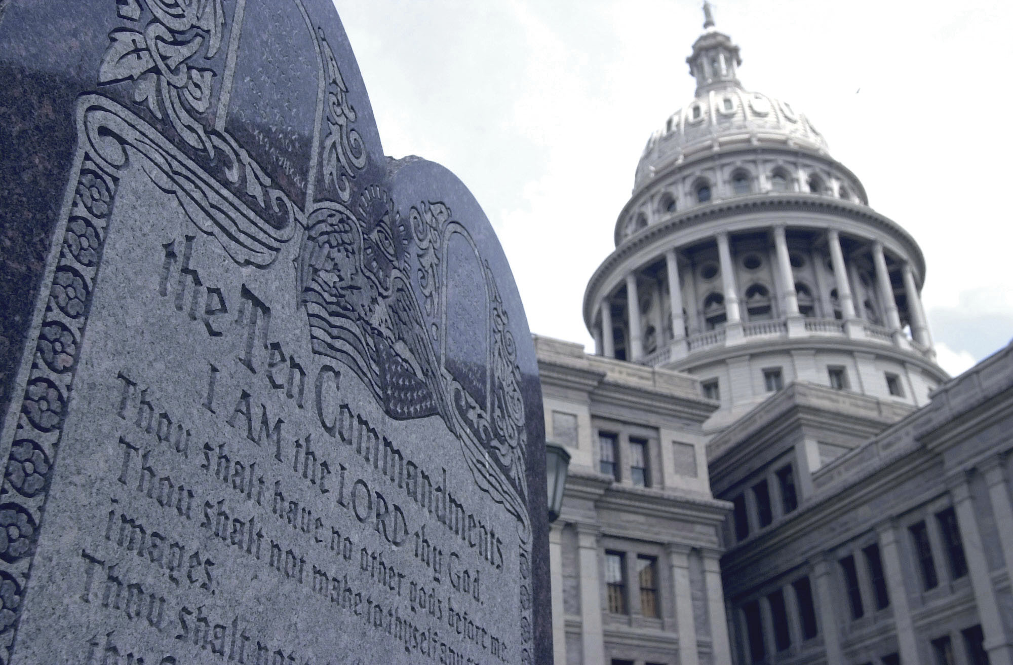 Texas lawmakers move to post the Ten Commandments in all school classrooms