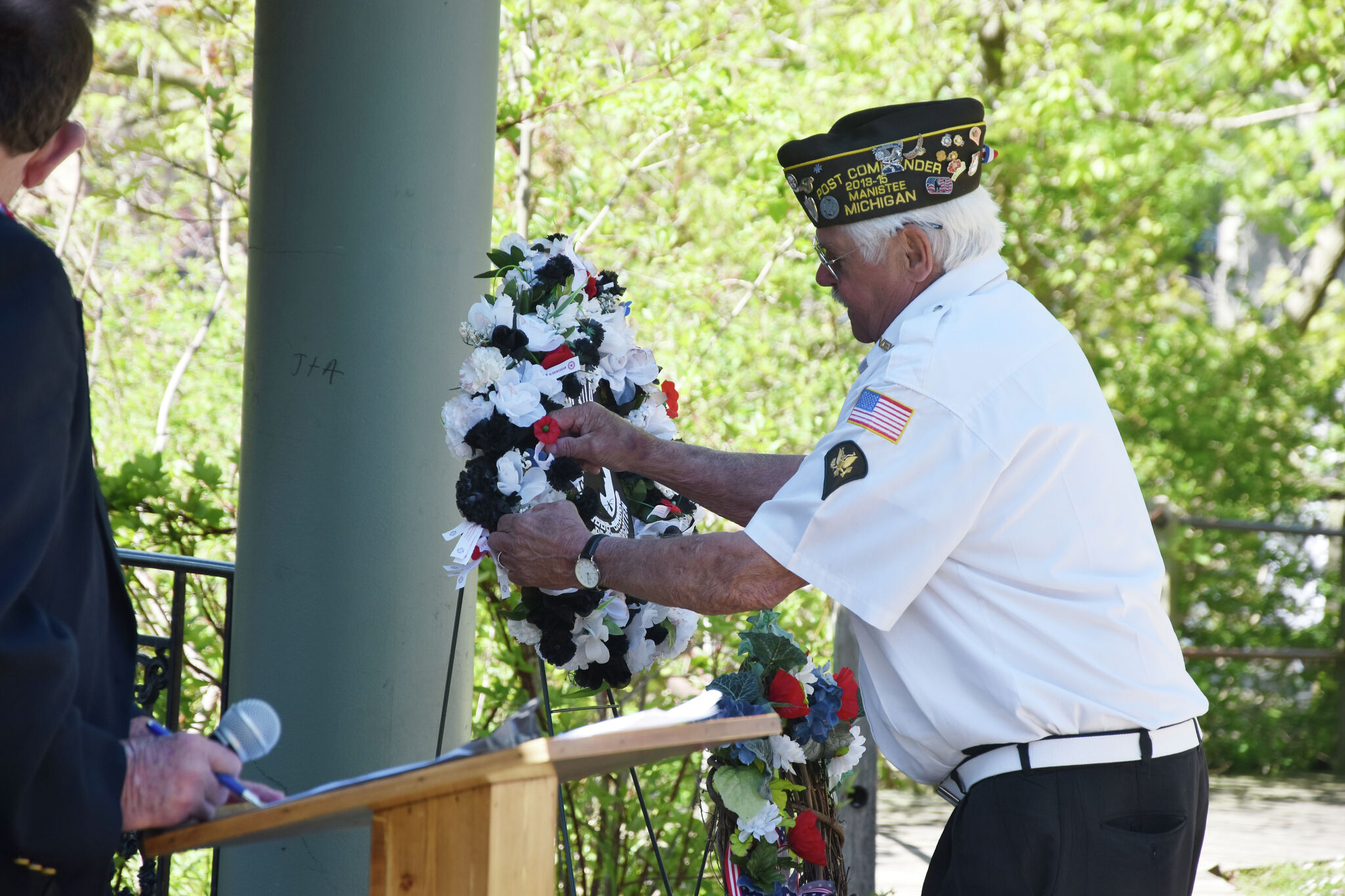 Memorial Day parade, ceremony honors veterans who died in service
