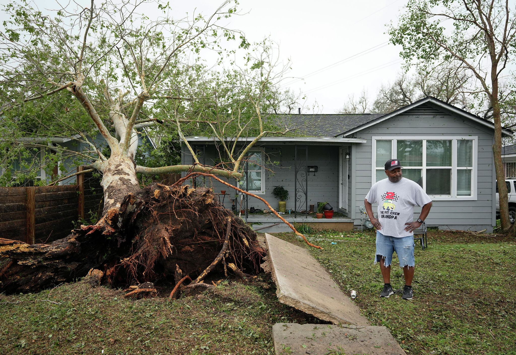 Thunderstorms leave 1 dead and thousands without power in Austin