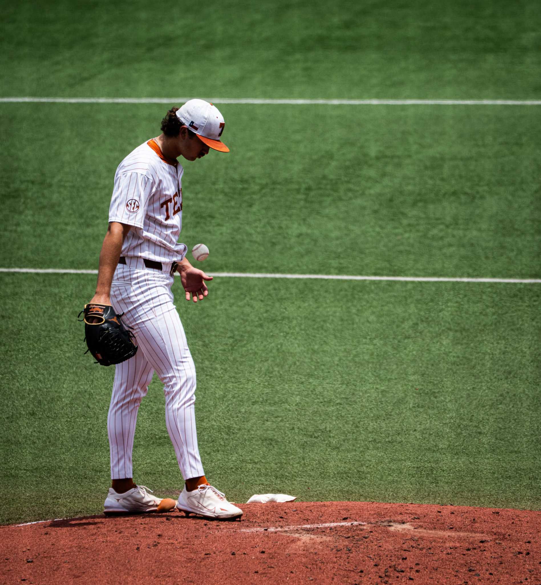 Texas baseball vs Baylor: Score updates at Bruce Bolt College Classic