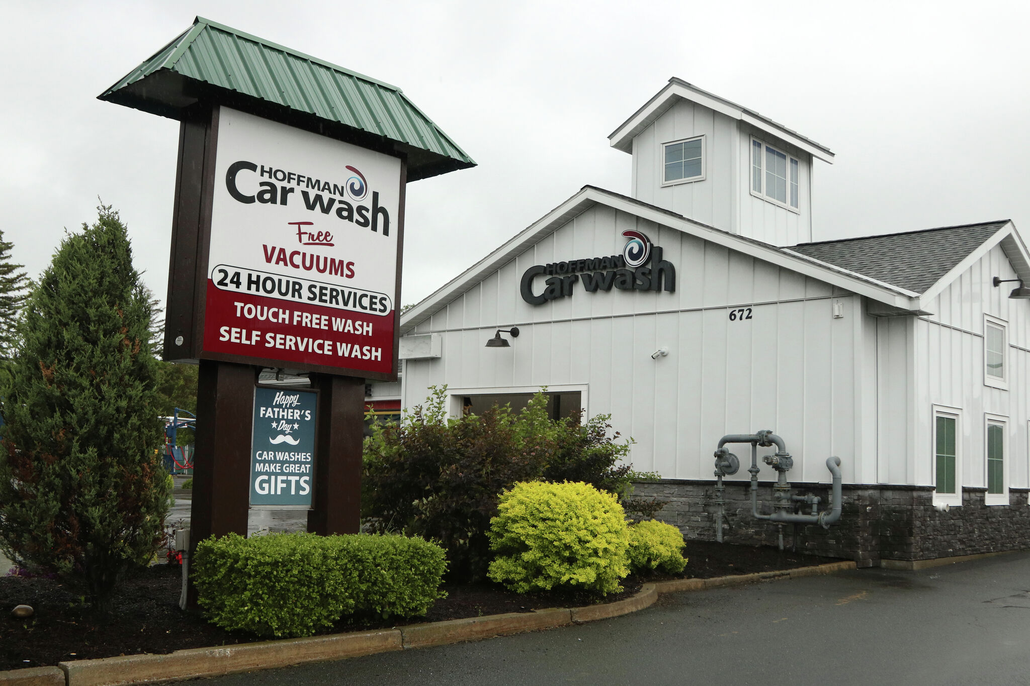 Get a free car wash this weekend with a food donation