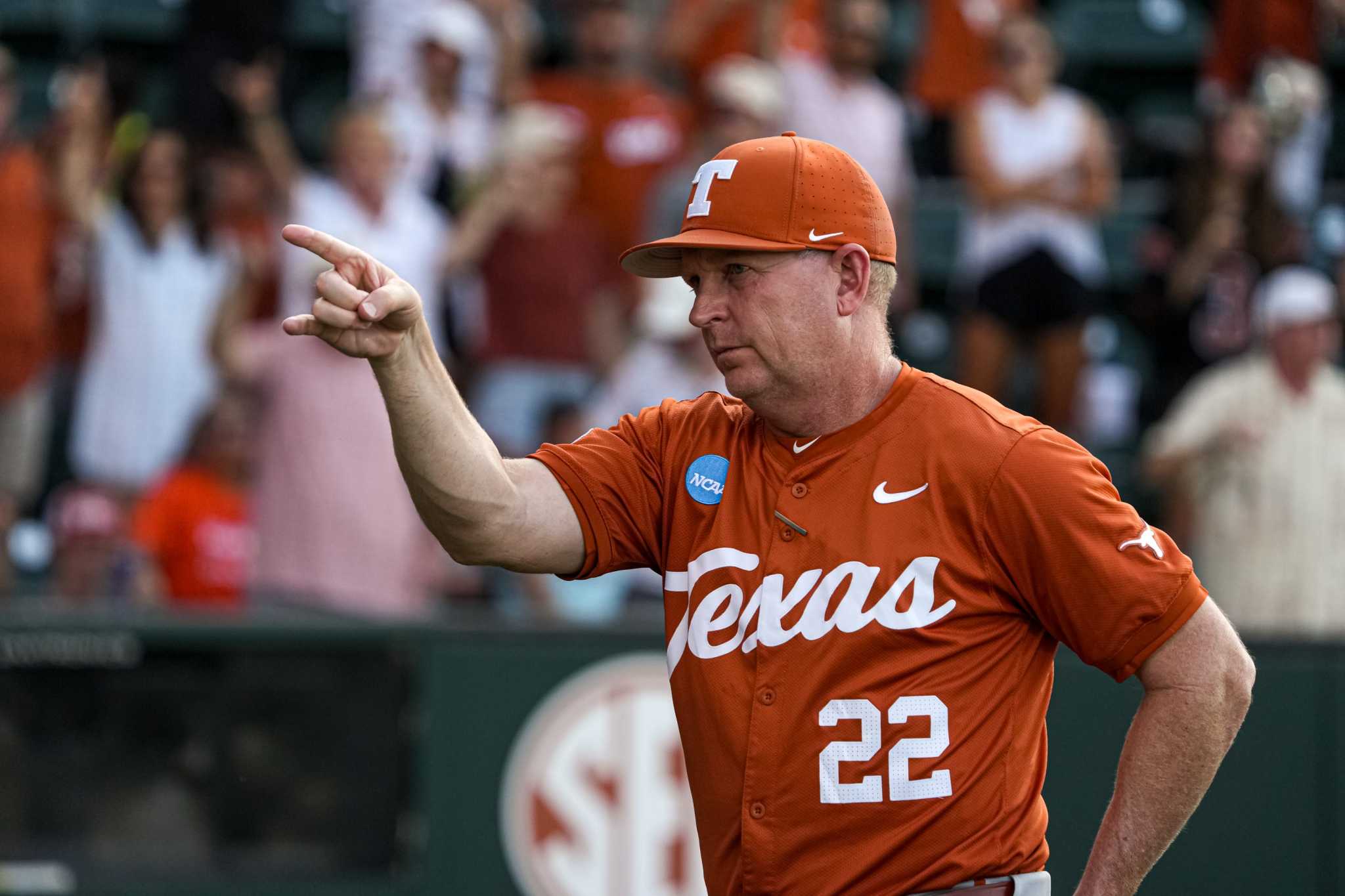 Texas Longhorns loses to UTSA in NCAA baseball regional final