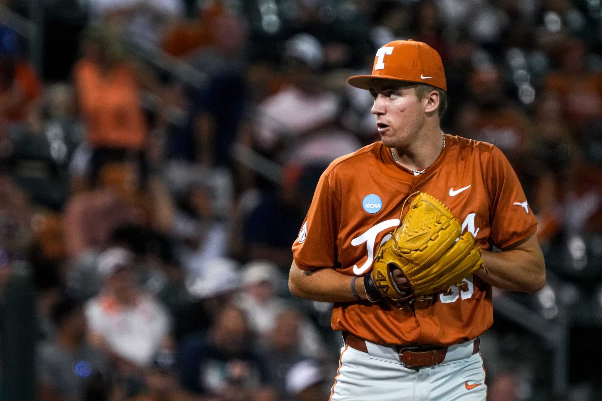 3 Texas Longhorns earn All-American honors before baseball season
