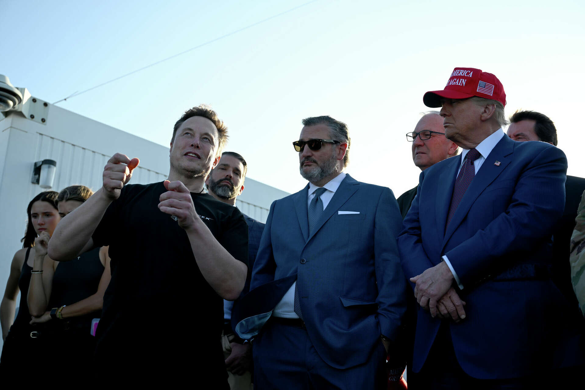 Ted Cruz calls on the American people to thank Elon Musk