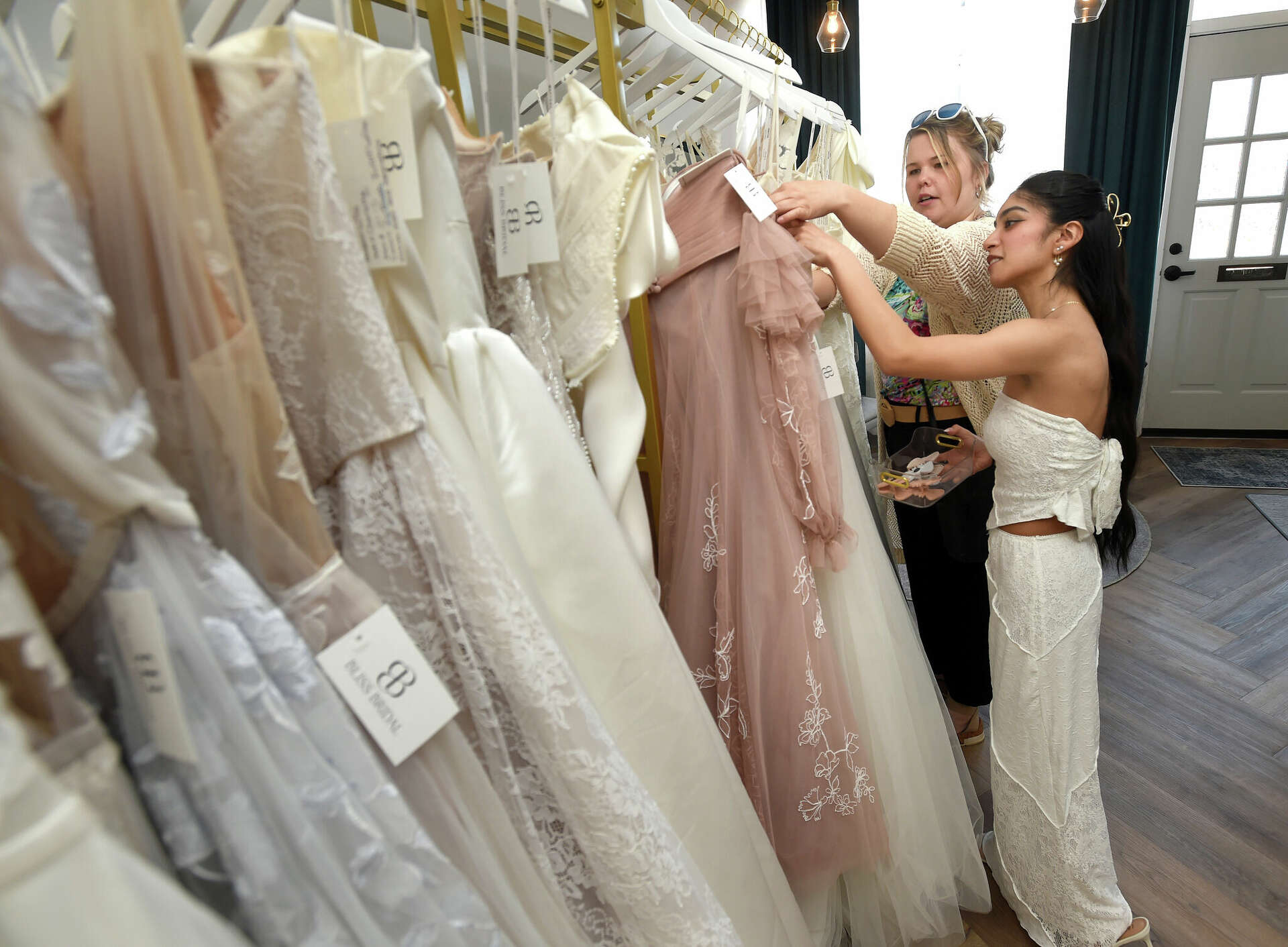 Wedding dress costs up due to Trump tariffs, CT bridal shops say, image size:1920x1412