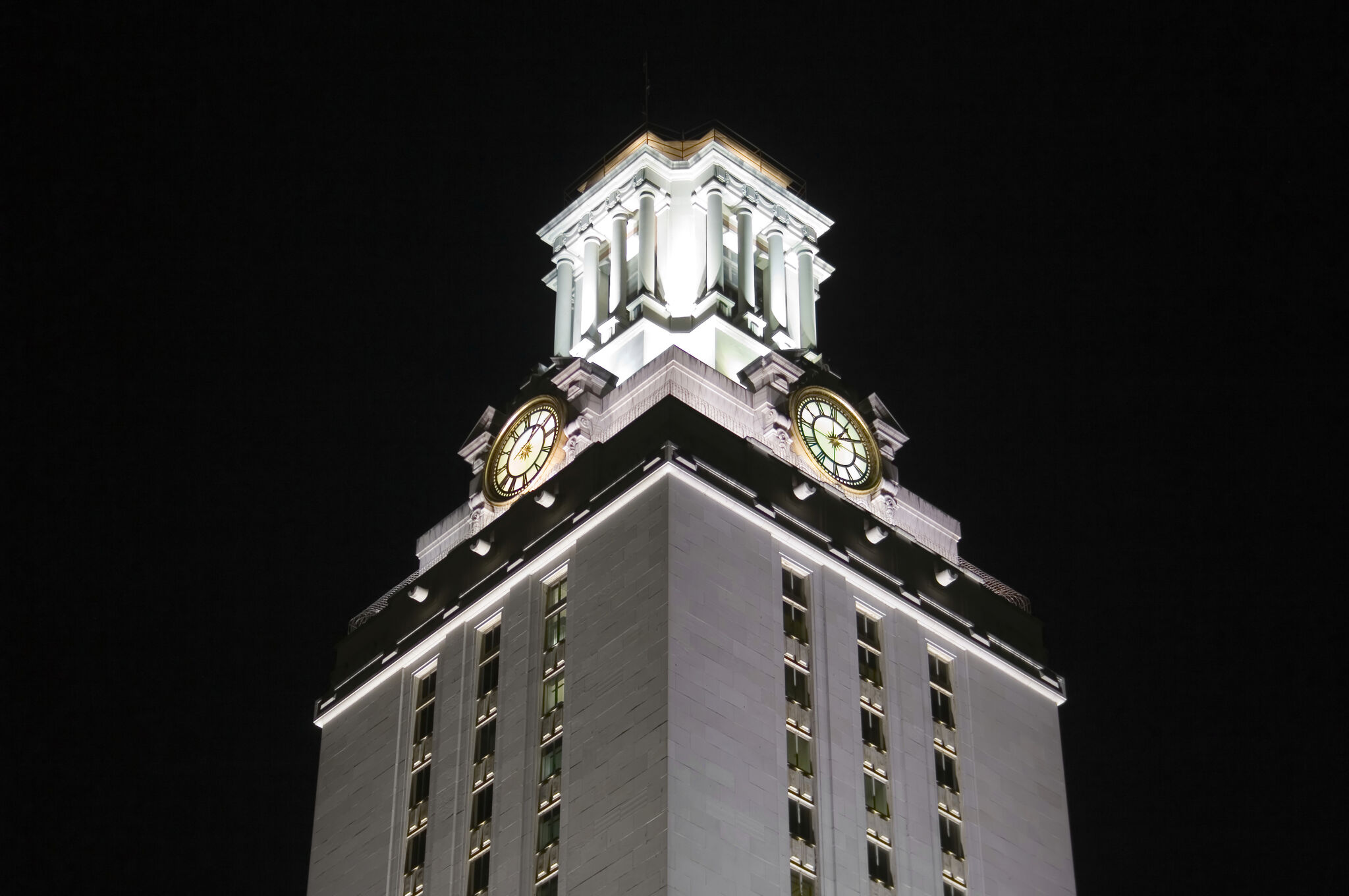 https://s.hdnux.com/photos/01/50/45/67/27418077/3/rawImage.jpg