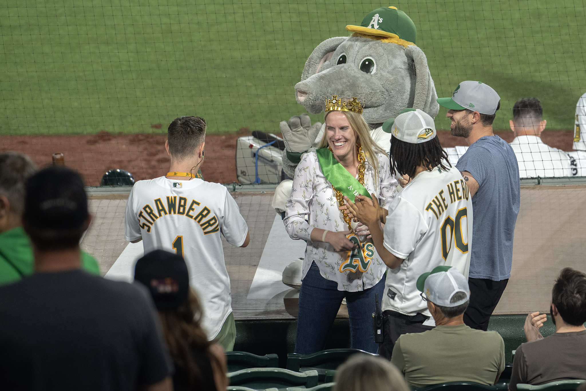 'Least athletic thing I've ever done': Fan lays out for A's foul ball