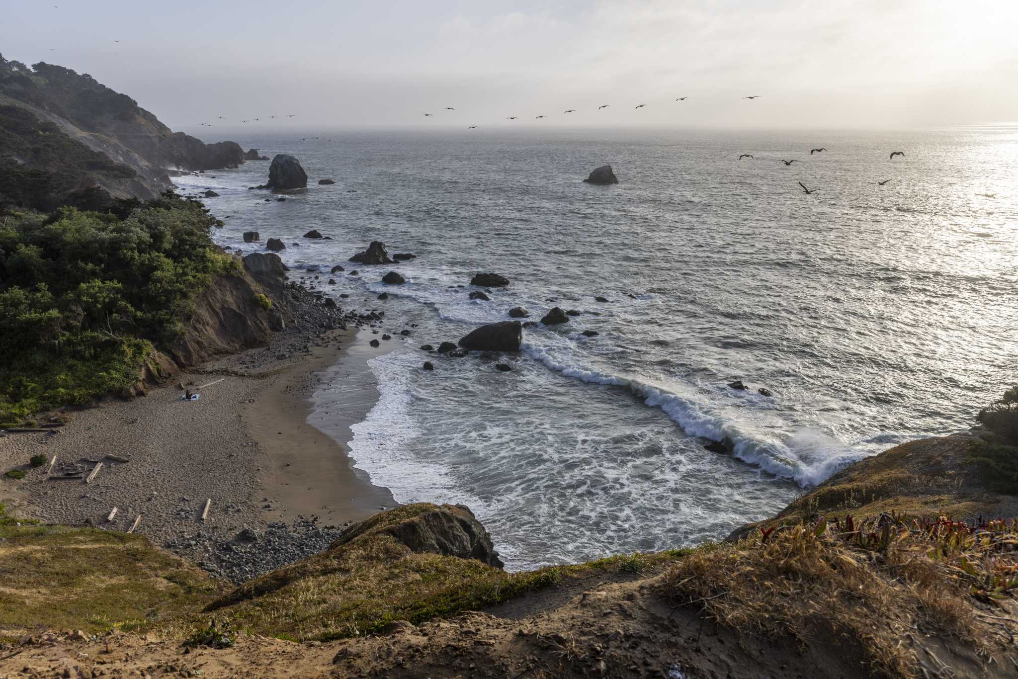 Person rescued from rocky cliffside at San Francisco’s Mile Rock Beach
