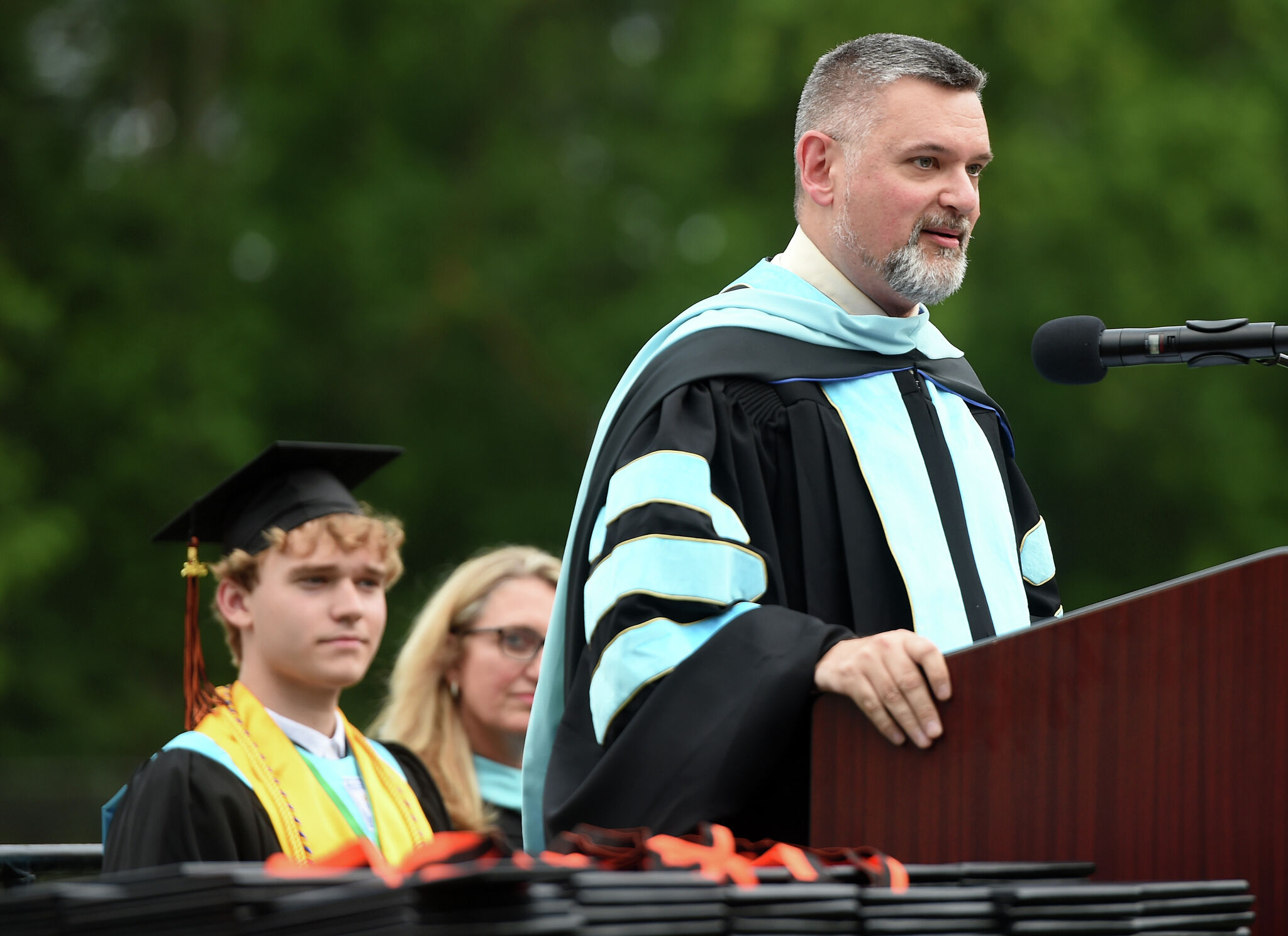 Shelton schools superintendent earns 2.5% raise, contract extension