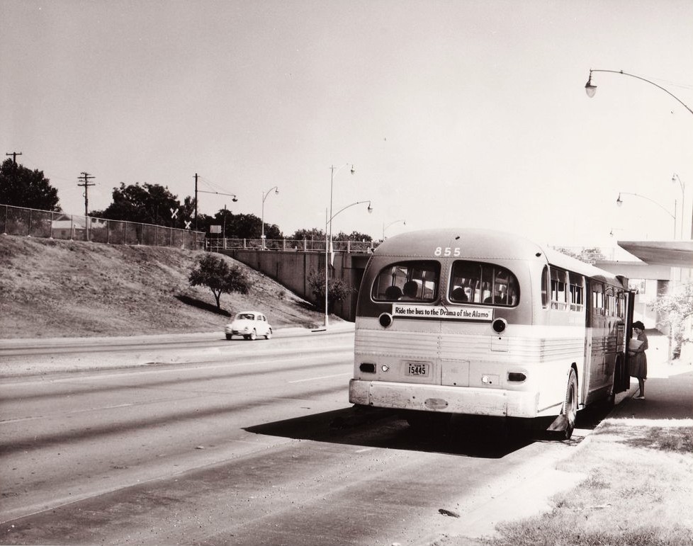 Before VIA, San Antonio buses had passenger stops along I-10