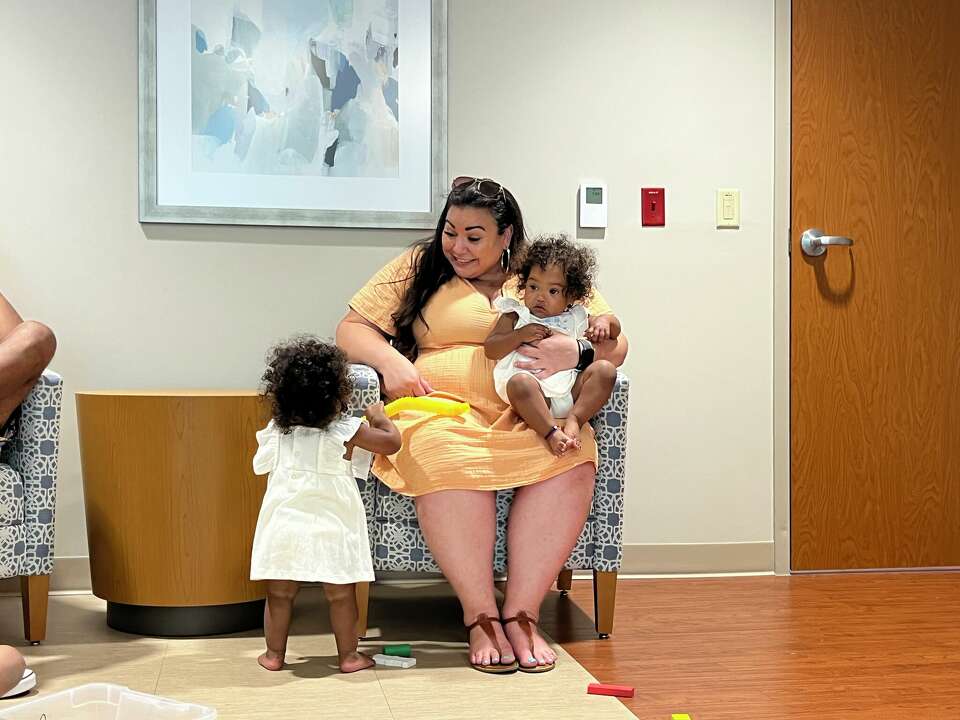 Twins survive after sharing one placenta, amniotic sac in North Austin