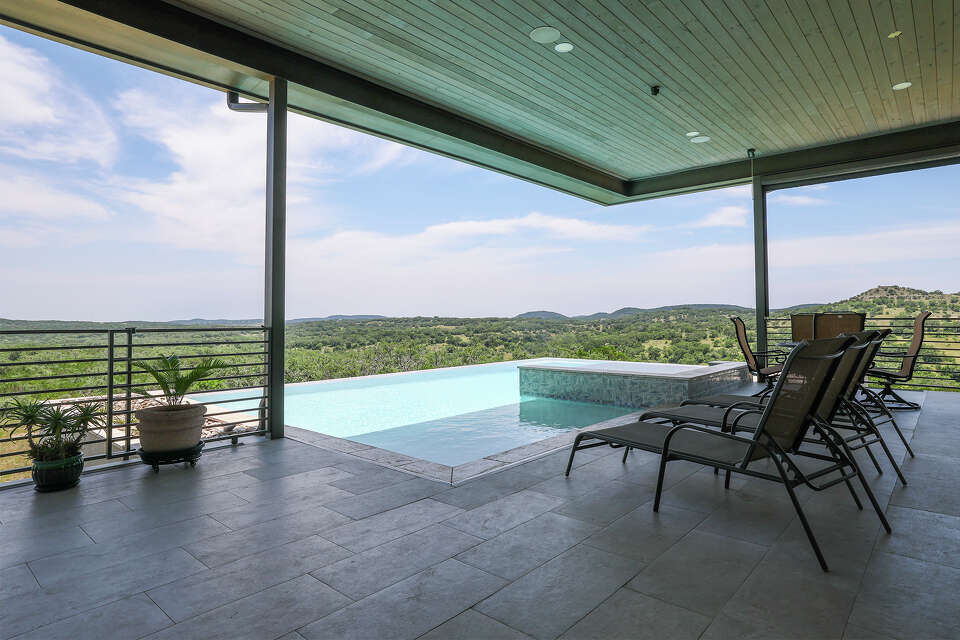 San Antonio couple's hilltop 'dragonfly' home soars with style
