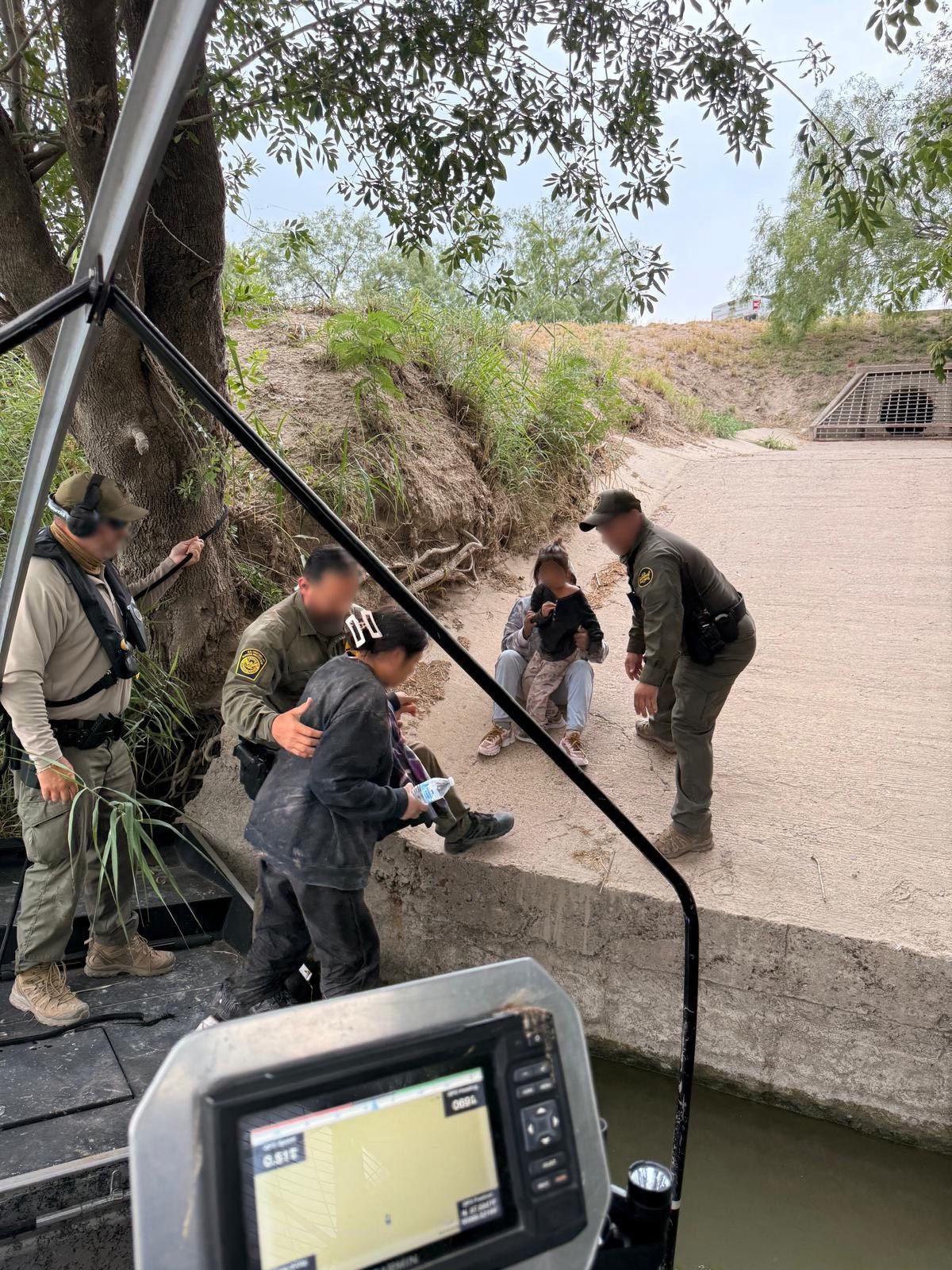 Laredo Sector Marine Unit apprehends 3 migrants