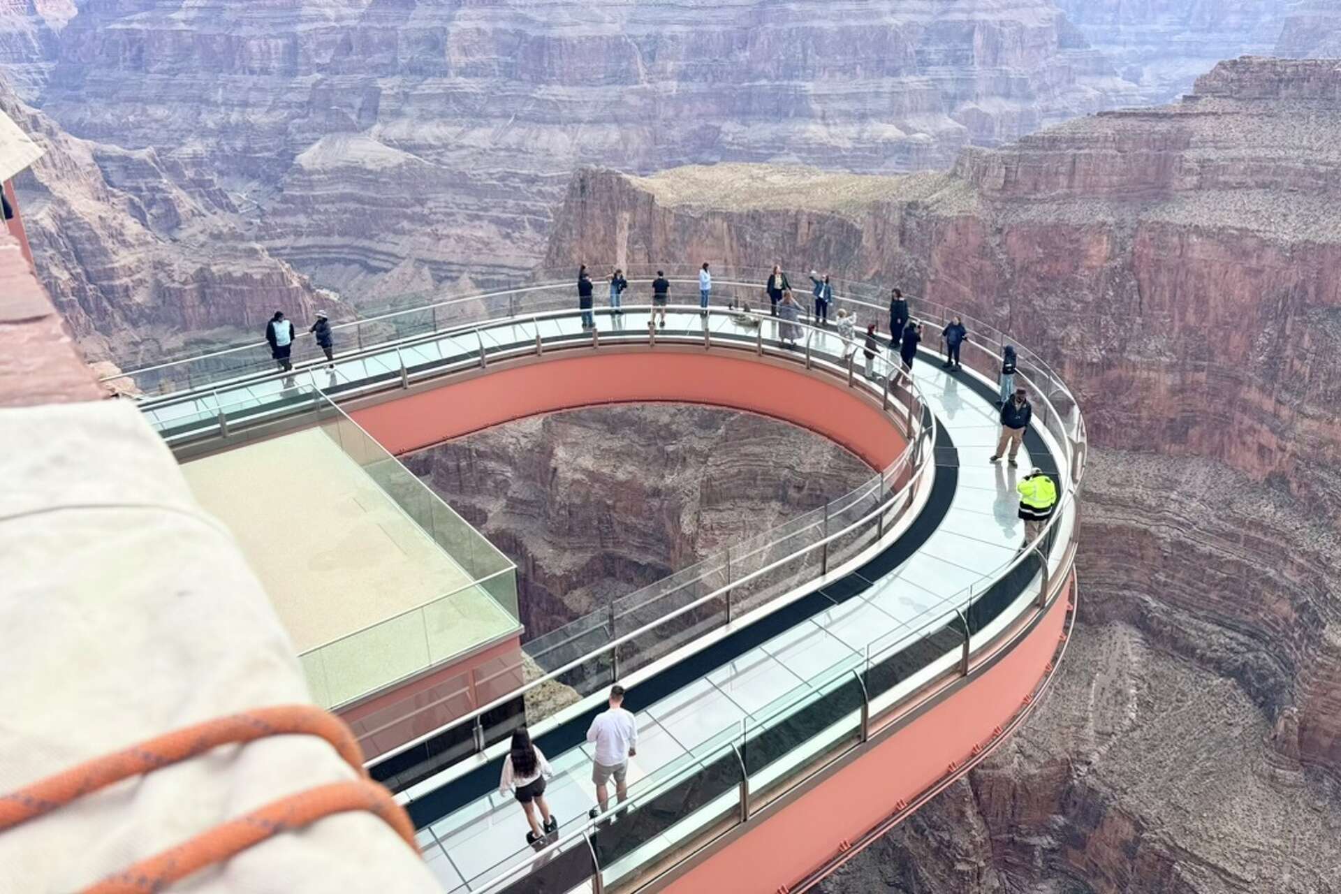 Meet the daredevils who take on the Grand Canyon's most terrifying job, image size:1920x1280