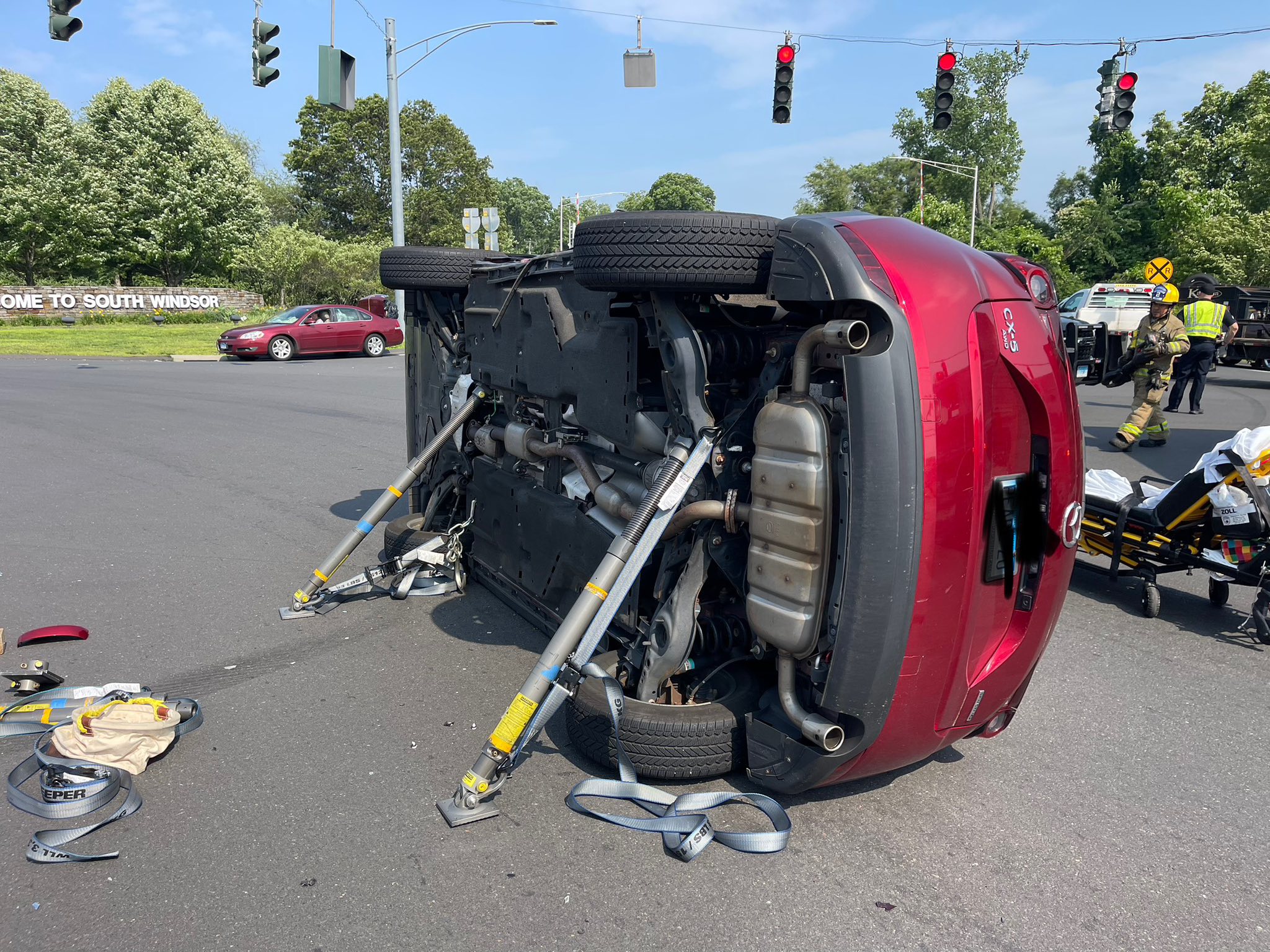 South Windsor crash on Route 5 causes minor injuries, officials say