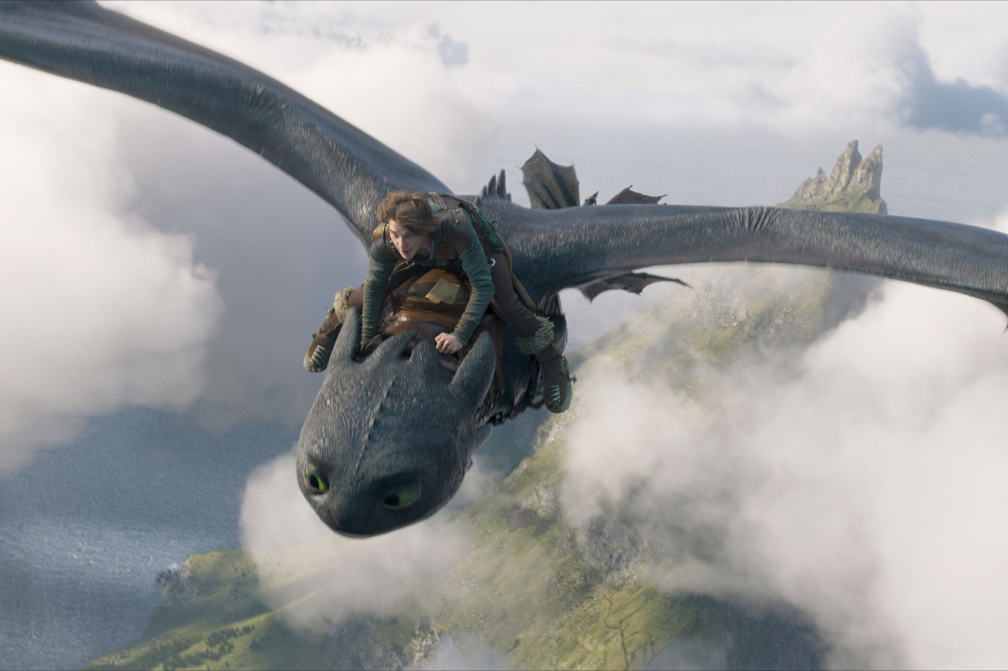 Box Office Battle: "How to Train Your Dragon" Dominates Amid Pixar's "Elio" Struggles