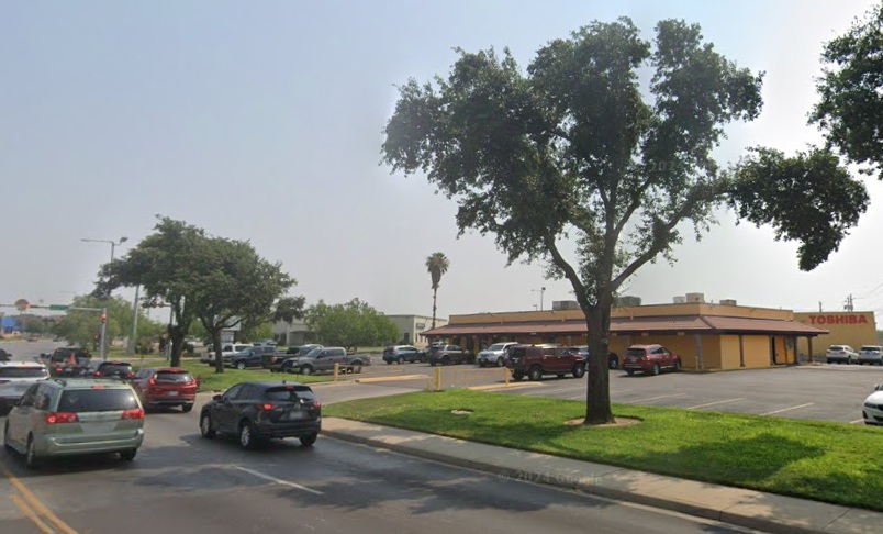 Car Fire Explodes Exploding car catches multiple vehicles on fire, closes Laredo road