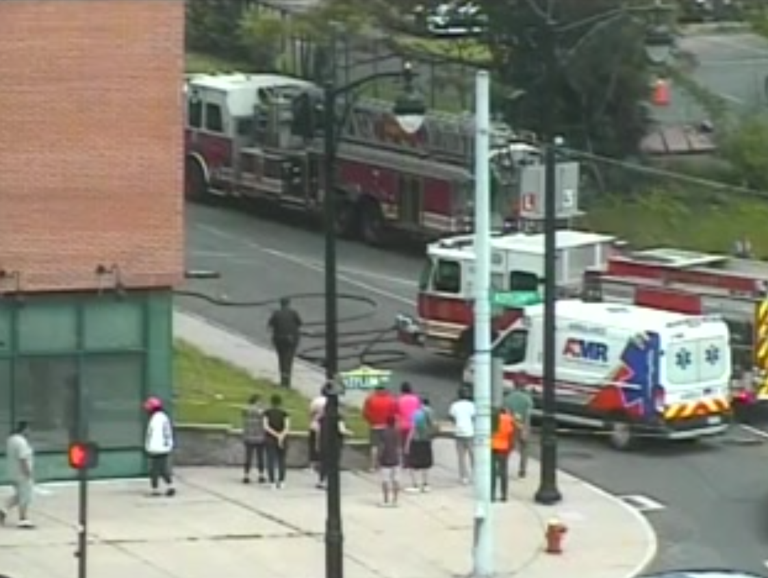 1 dead after Hartford crash on Garden Street Monday, police say