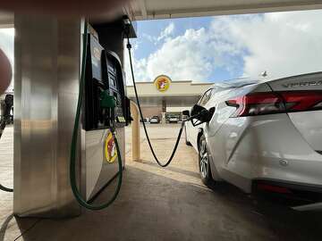 Buc-ee’s pay-at-the-pump rule sparks customer debate online