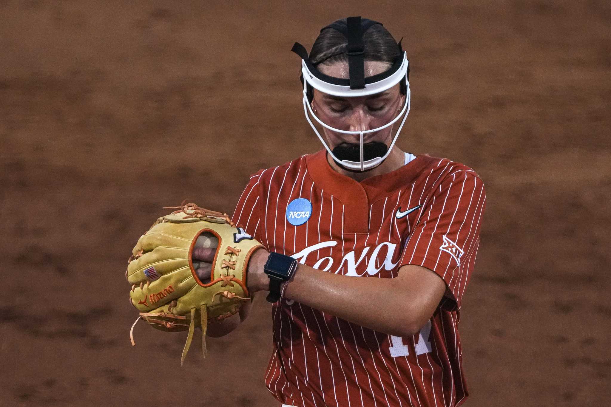 Texas softball: No. 1 Longhorns now 6-0 after two wins Sunday