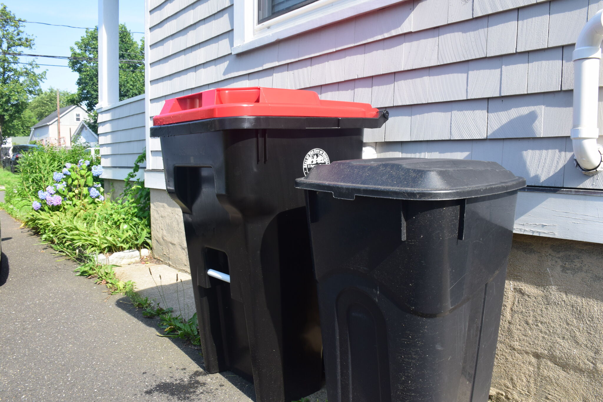 What to know about Norwalk's new city-issued trash bins, rules