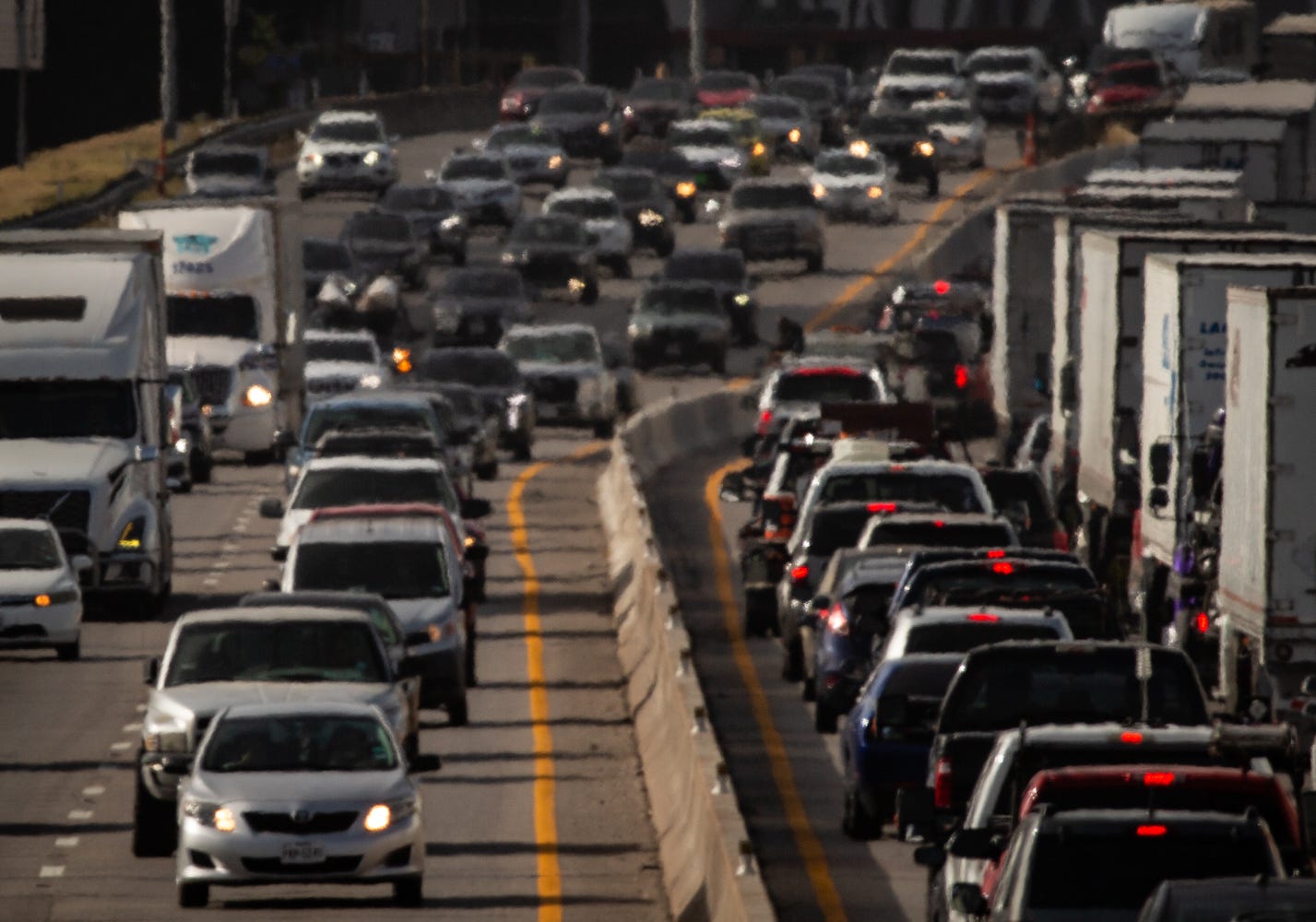 Partial reopening of I-35 southbound lanes near FM 1327 in South Austin