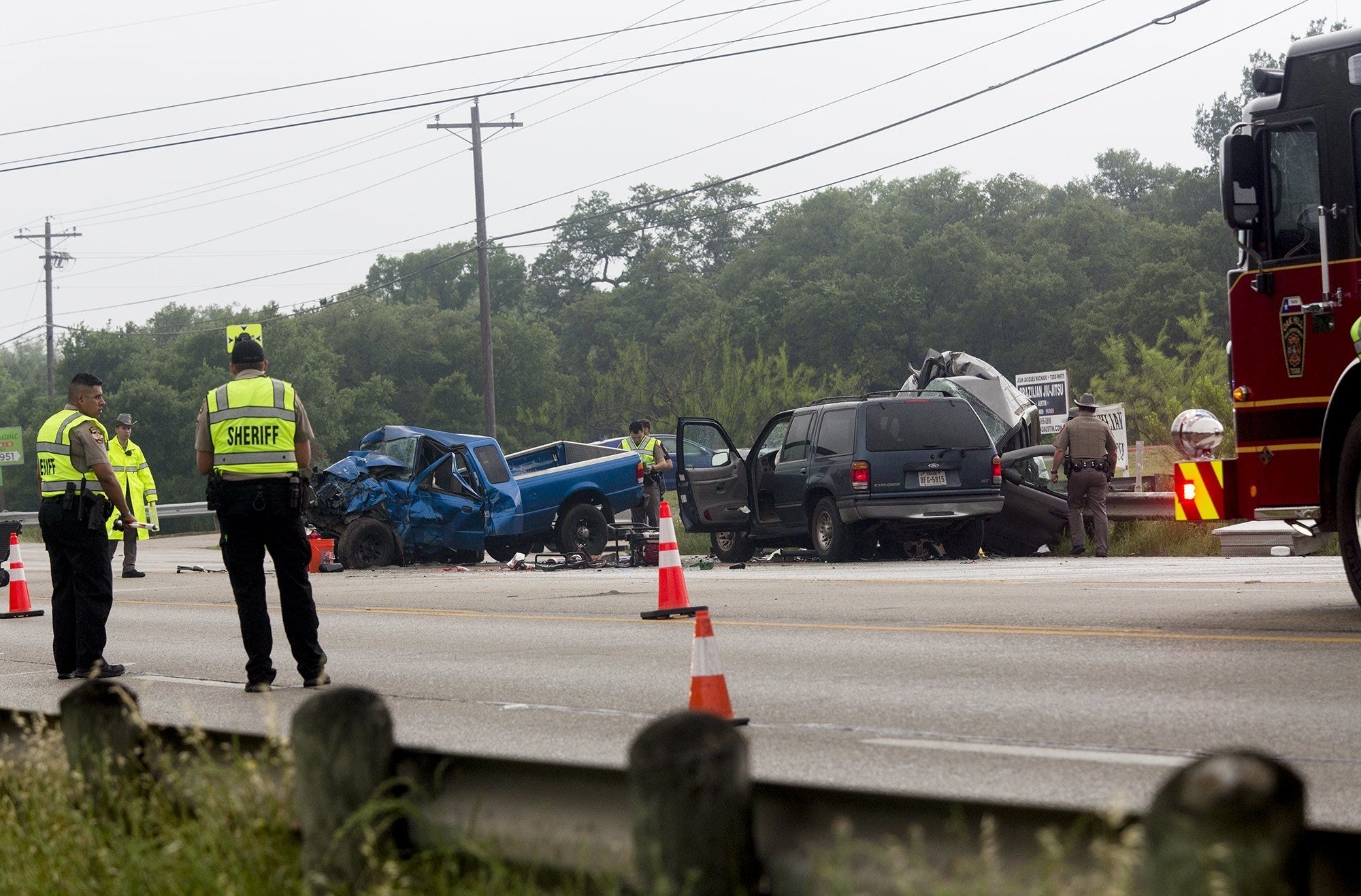 UPDATE: Man killed in crash on U.S. 290; all lanes reopened at Fitzhugh ...