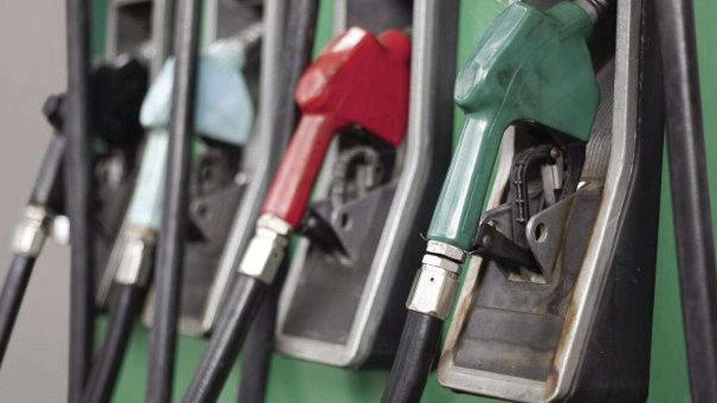 Austin gas prices drop to $2.56. Here’s how it compares across Texas