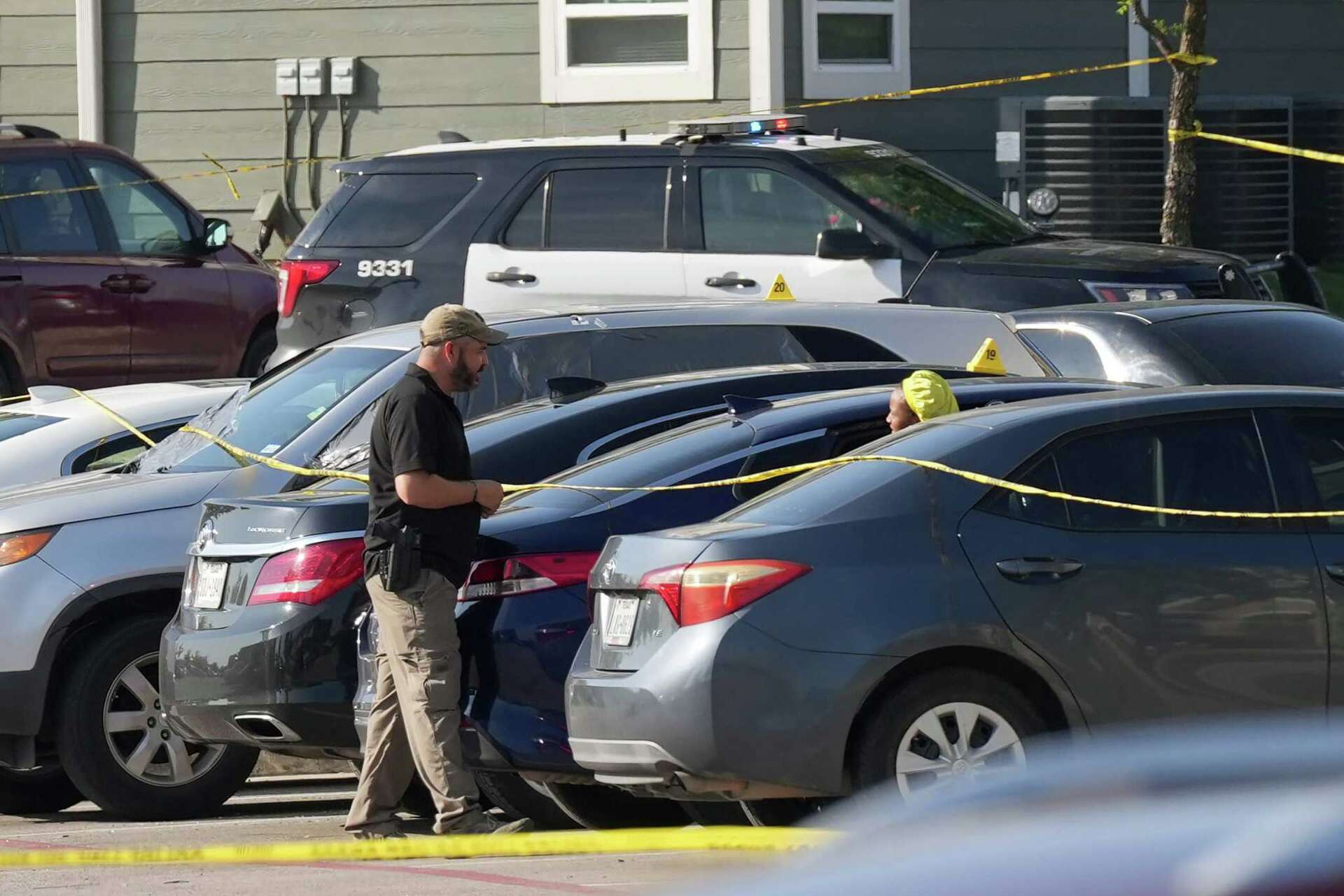 Austin overnight shooting at apartment complex leaves girl dead