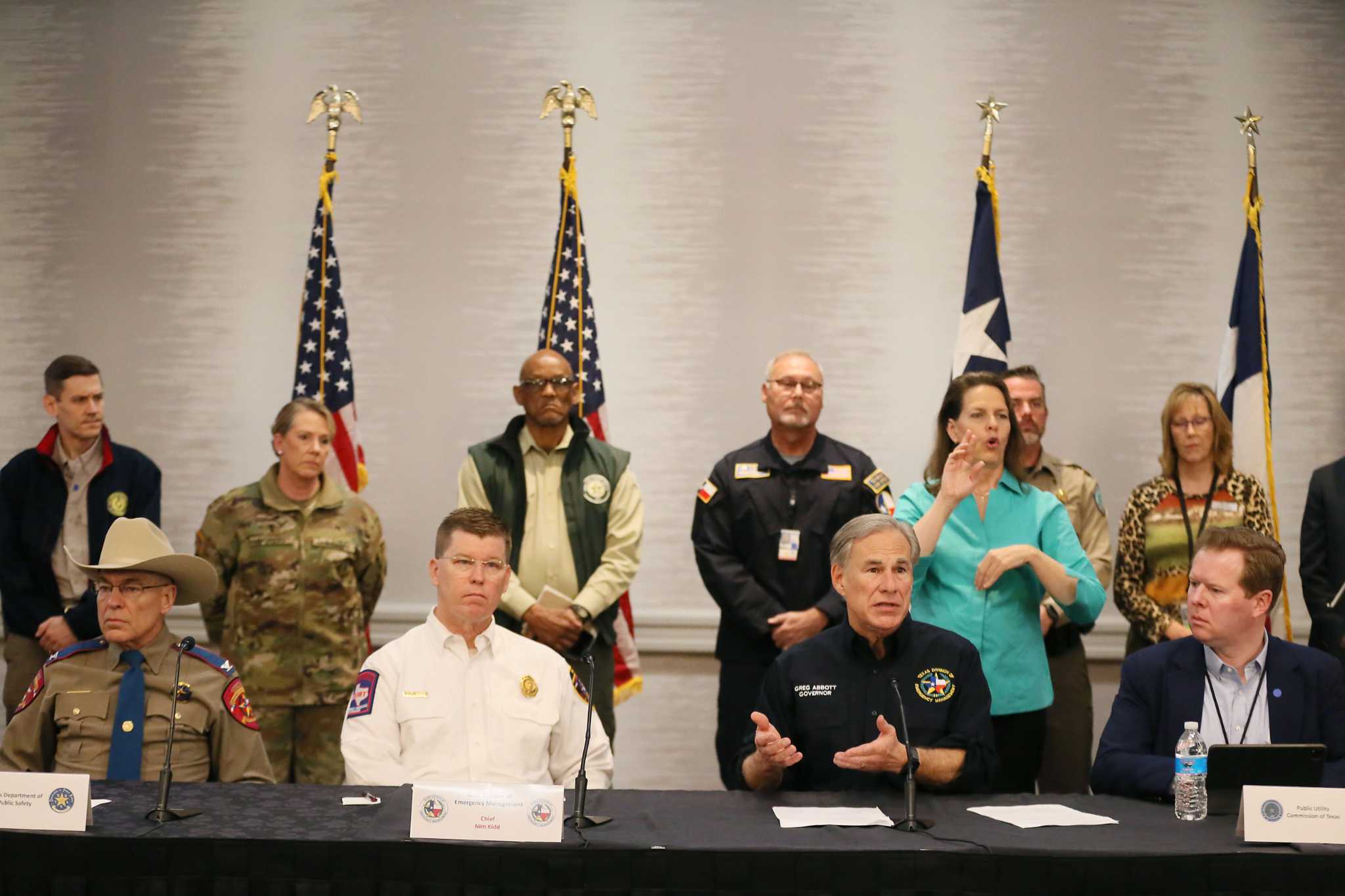 Texas Gov. Greg Abbott holds presser ahead of severe winter weather