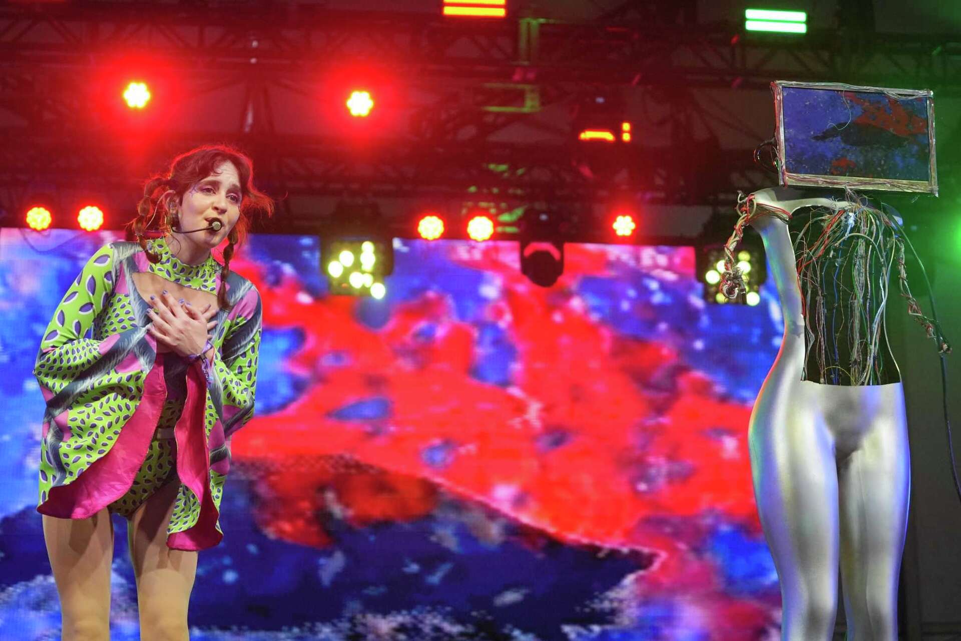Magdalena Bay at ACL Fest is uncanny, cybernetic, psychedelic