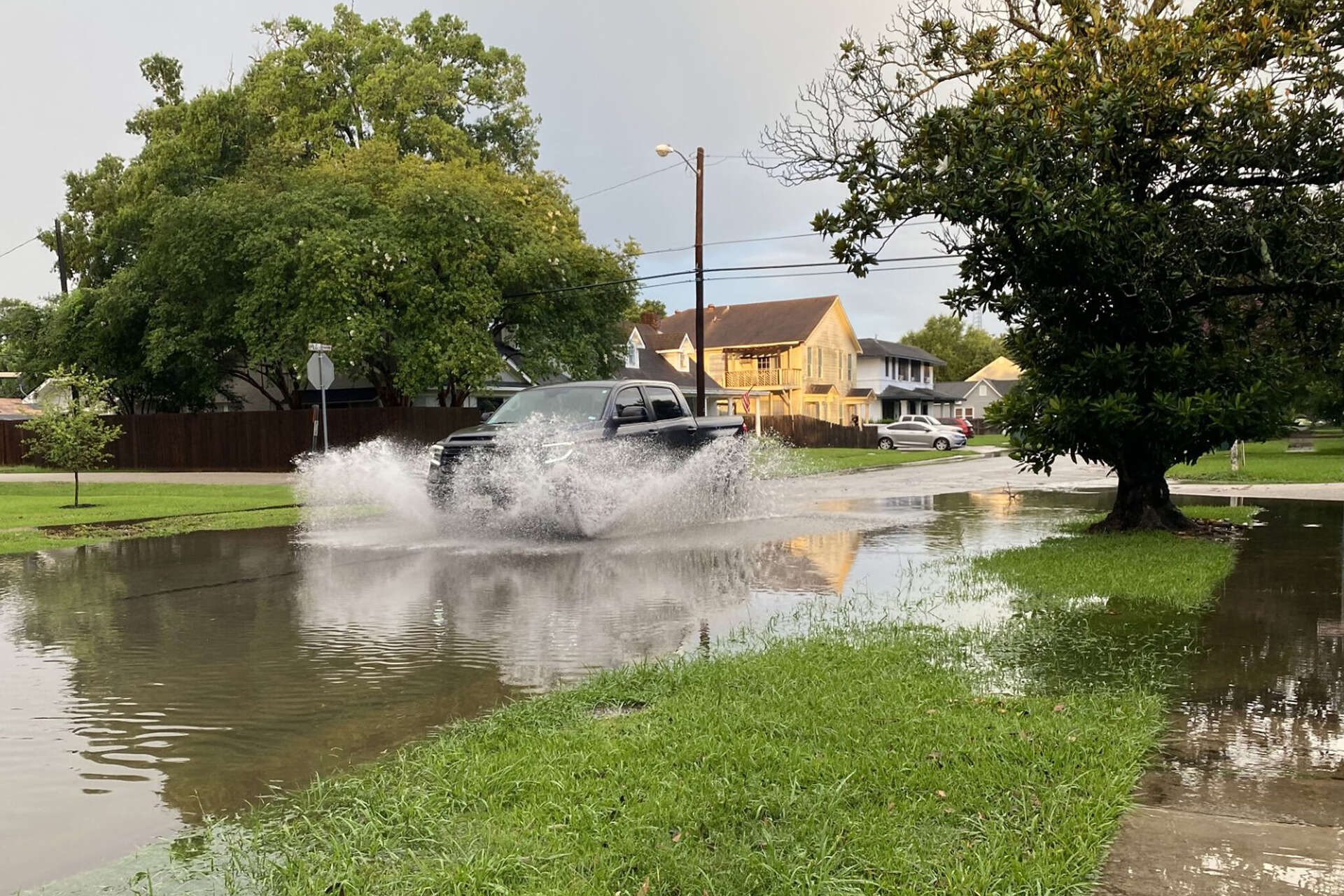 Southeast Texas faces heavy rain, flash flooding risk this weekend