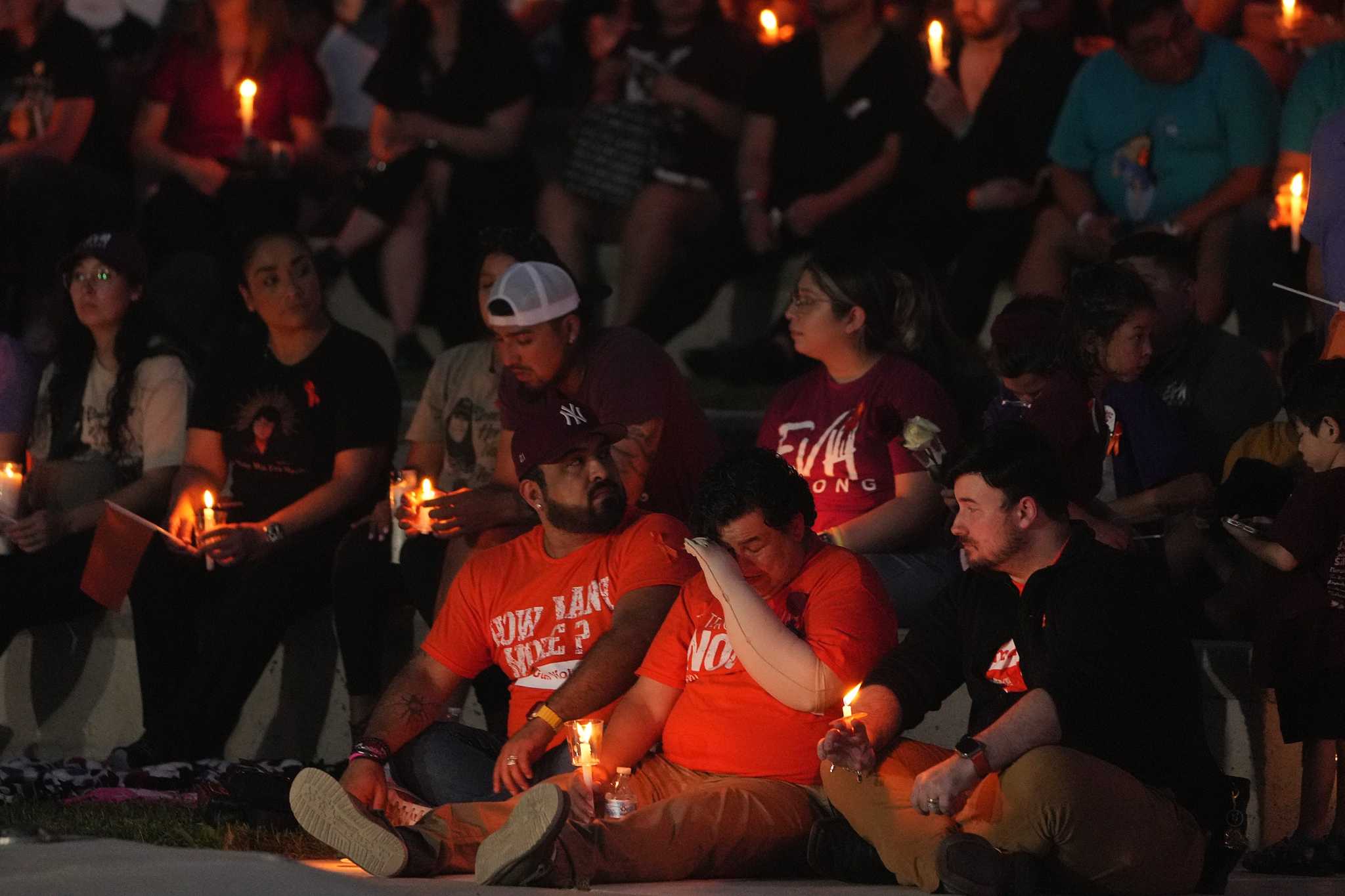 Uvalde one year later: Hundreds attend candlelight vigil for victims