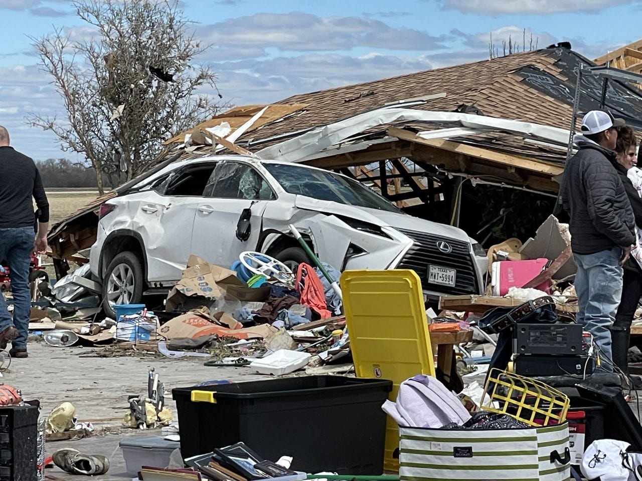 Tornadoes damage 1,000 homes in Williamson County, hit Round Rock hard