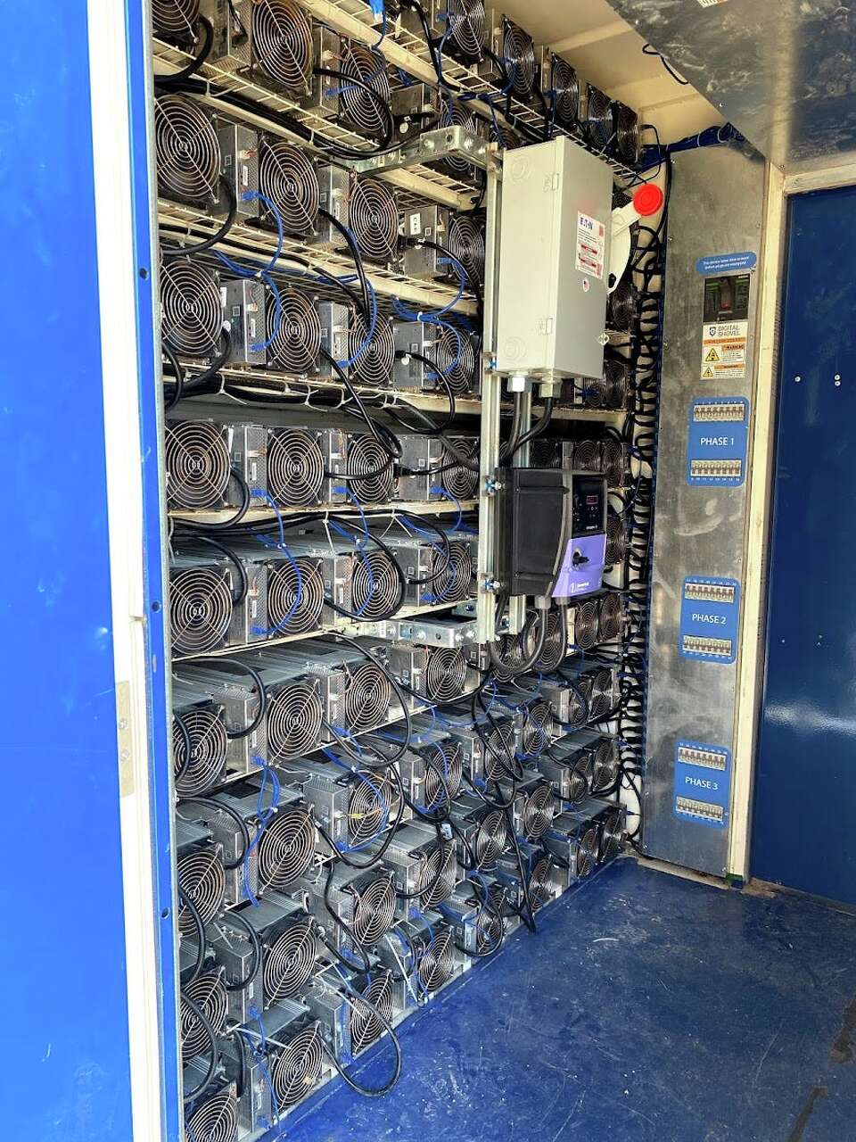 Bitcoin mining boom stirs power grid, environmental worries in Texas