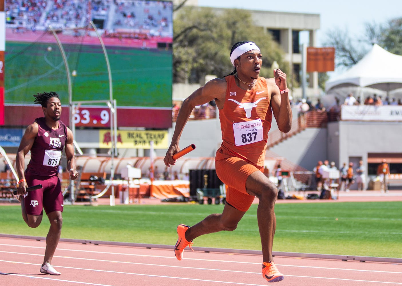 UT Austin teams excel on final day of Texas Relays track meet