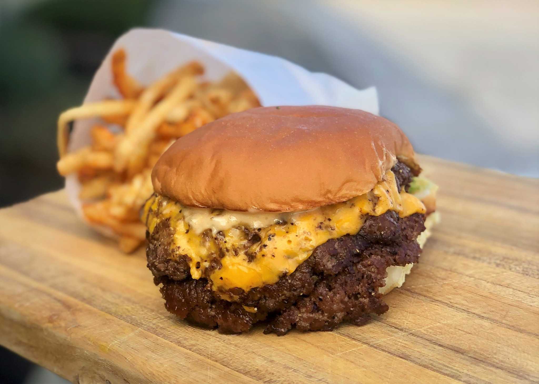 Buddy's Burger on Cameron Road in Austin blends old and new