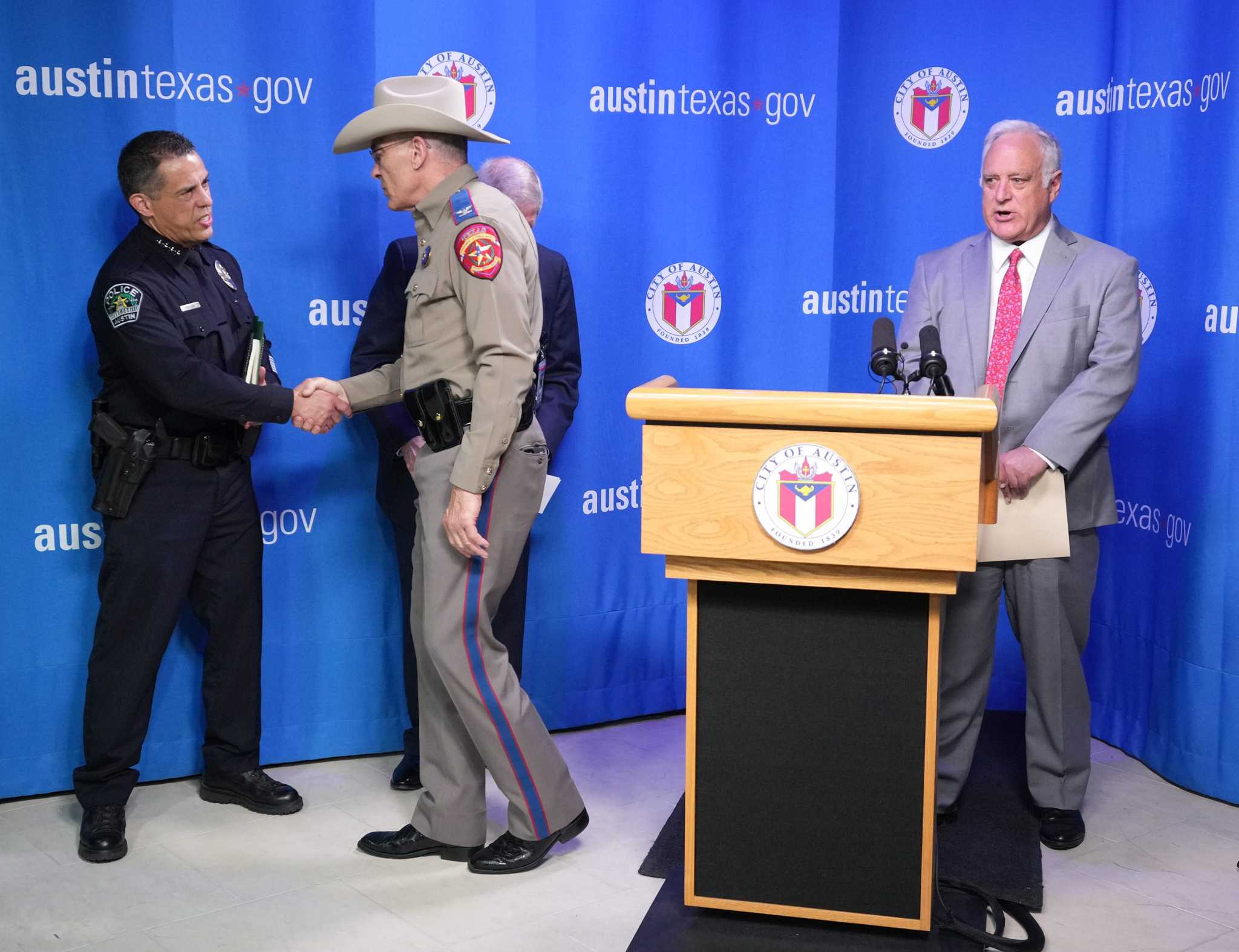 Exclusive: Overwhelmed and understaffed, Austin police urgently turn to ...