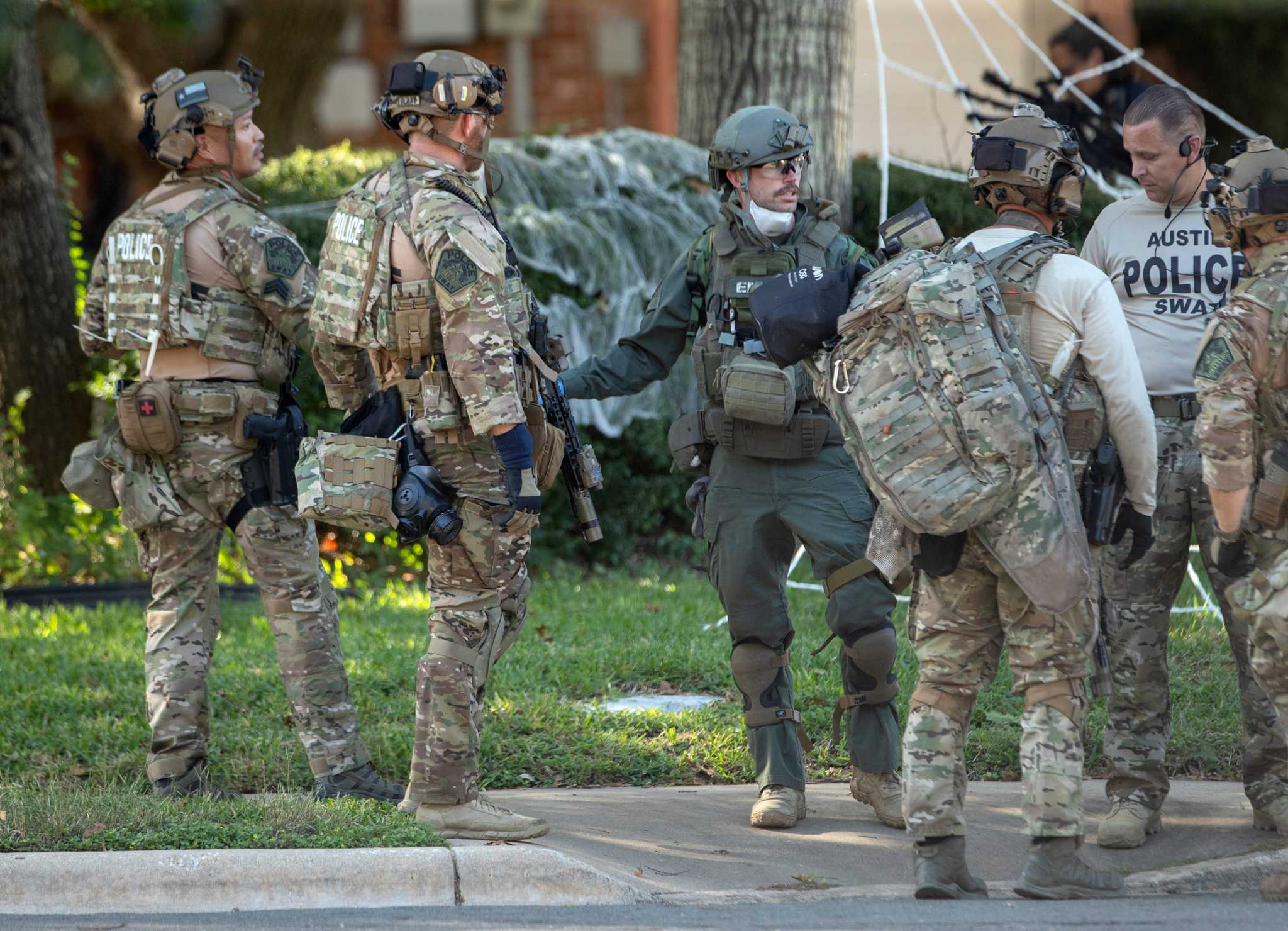 Southwest Austin man, in SWAT standoff after opening fire on city code ...