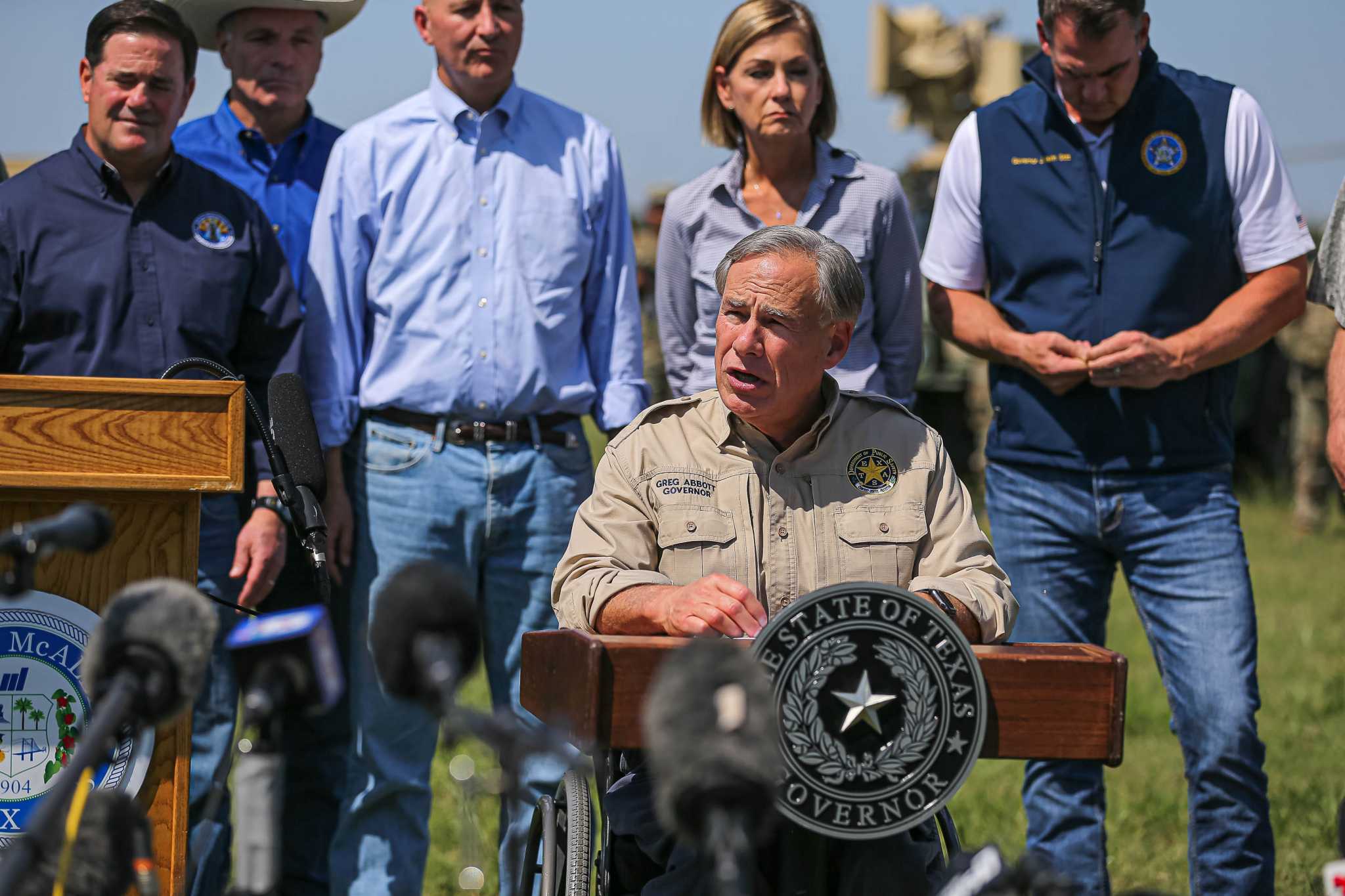 Gov. Abbott signs border security law allowing Texas to arrest migrants