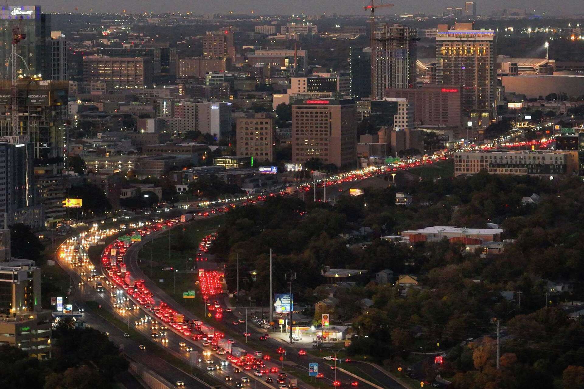 Austins I-35 among top Texas congested roads, worst for truck traffic