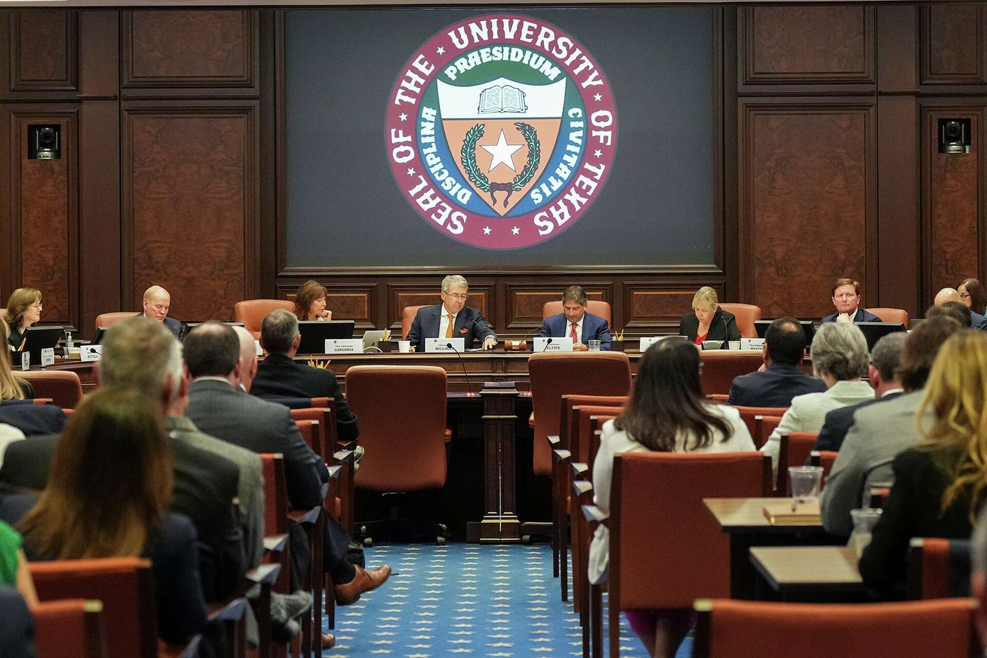 UT System sets rules to comply with new Texas tenure, anti-DEI laws