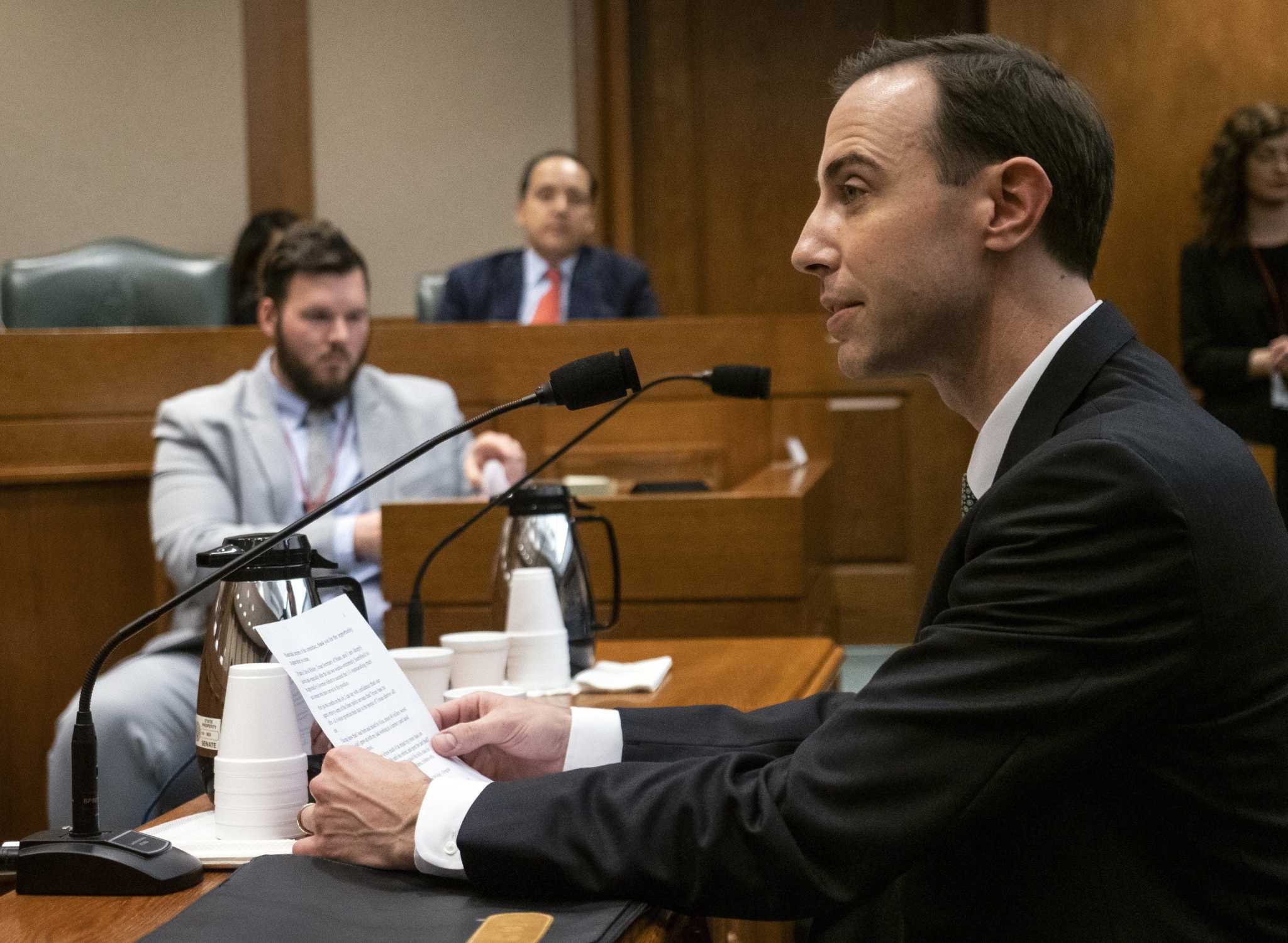 Official admits mistakes in voter inquiry, apologizes for rollout