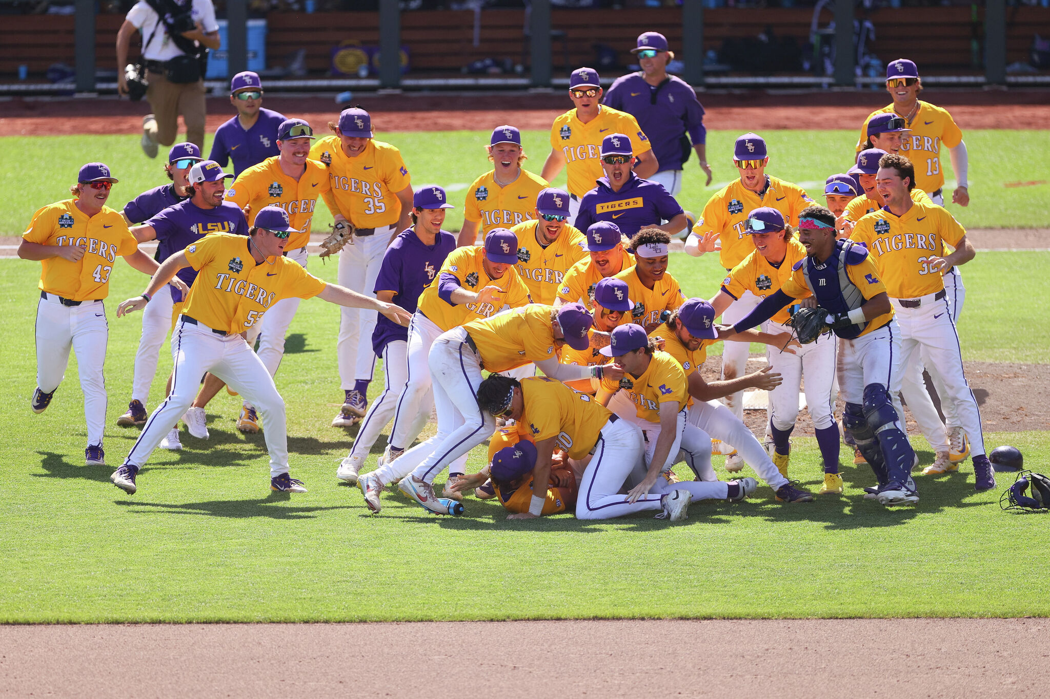 La Salle grad Eddie Yamin helps LSU baseball team win national title