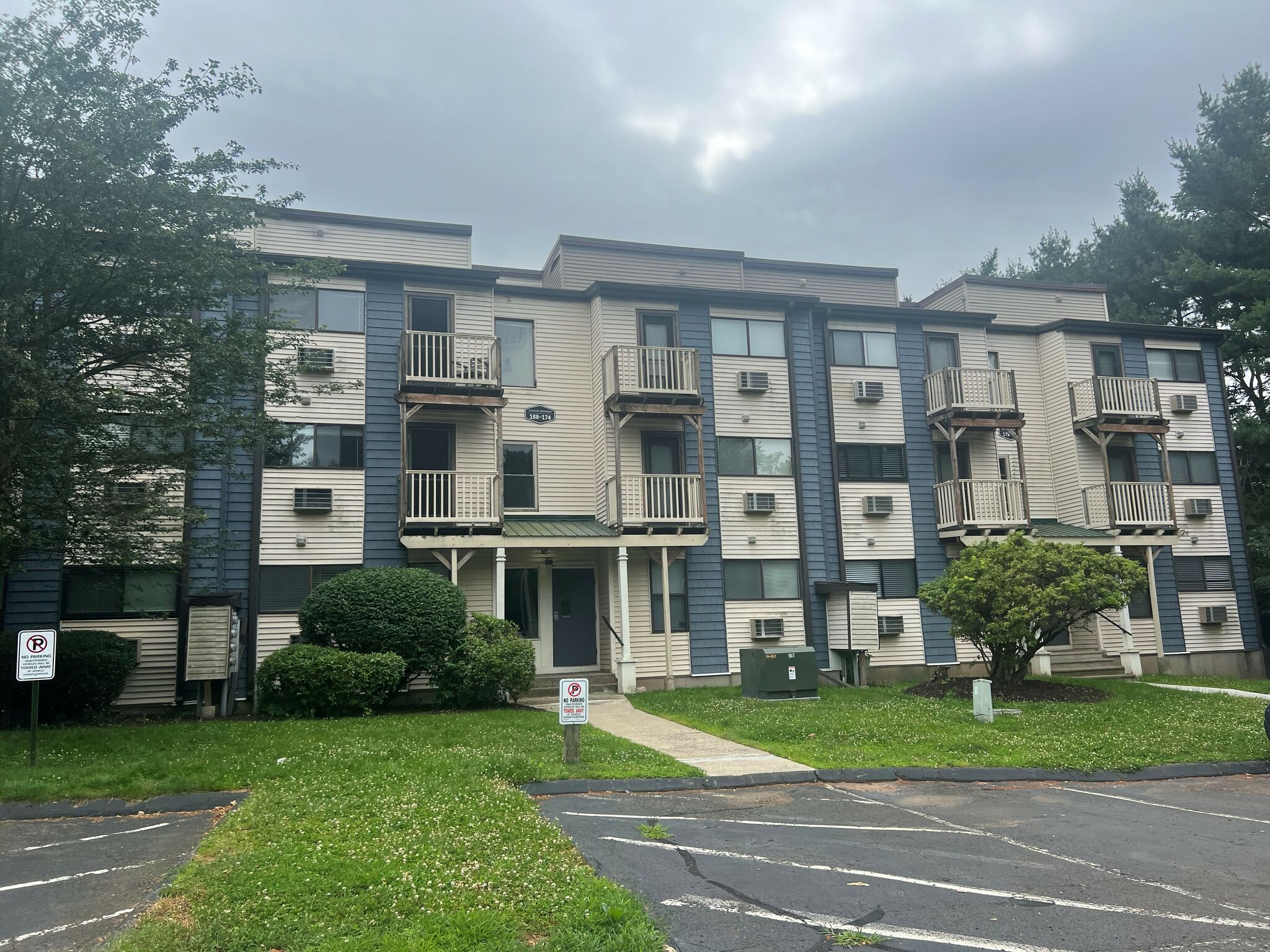 CT apartment complexes in 4 towns sell to outofstate buyer for 121M