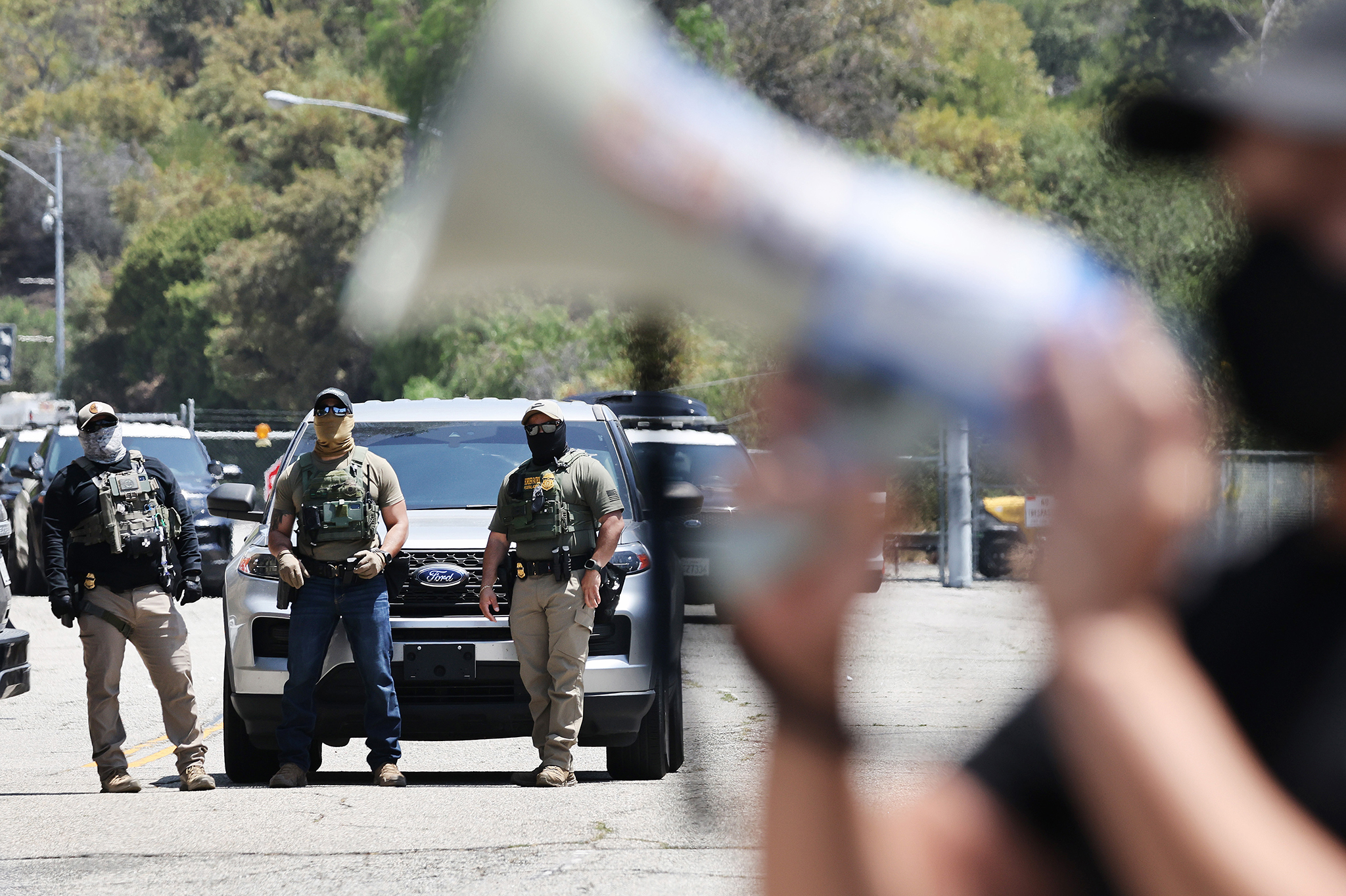 Shots fired during ICE traffic stop in Los Angeles, 2 injured