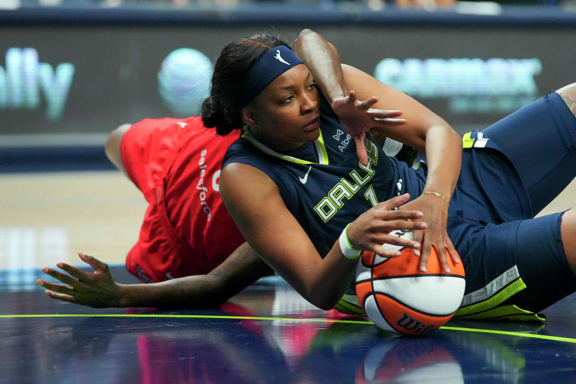 Fever start fast without Caitlin Clark, hang on for 94-86 win over Wings  and Paige Bueckers
