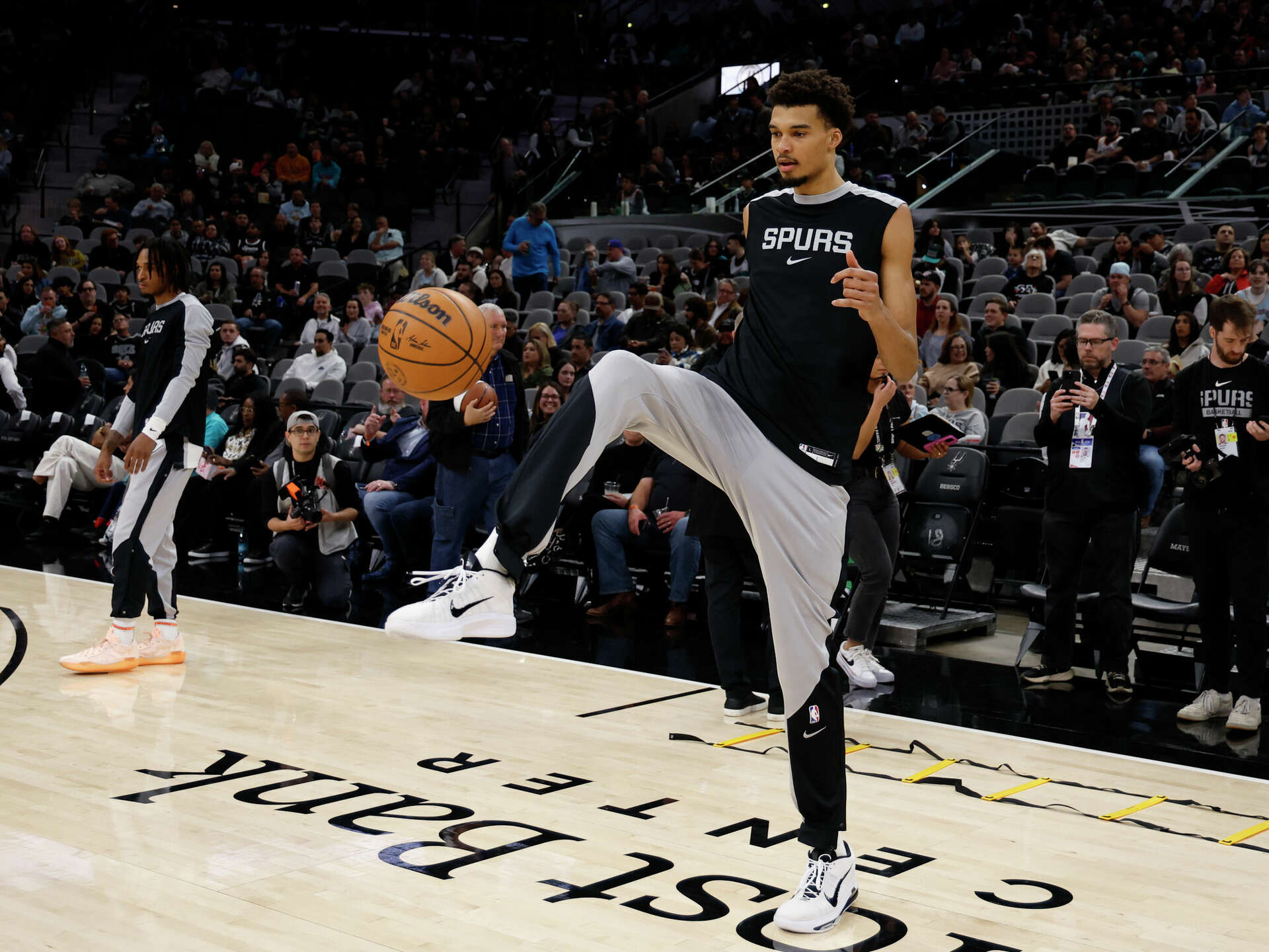 Spurs announce free open scrimmage in October