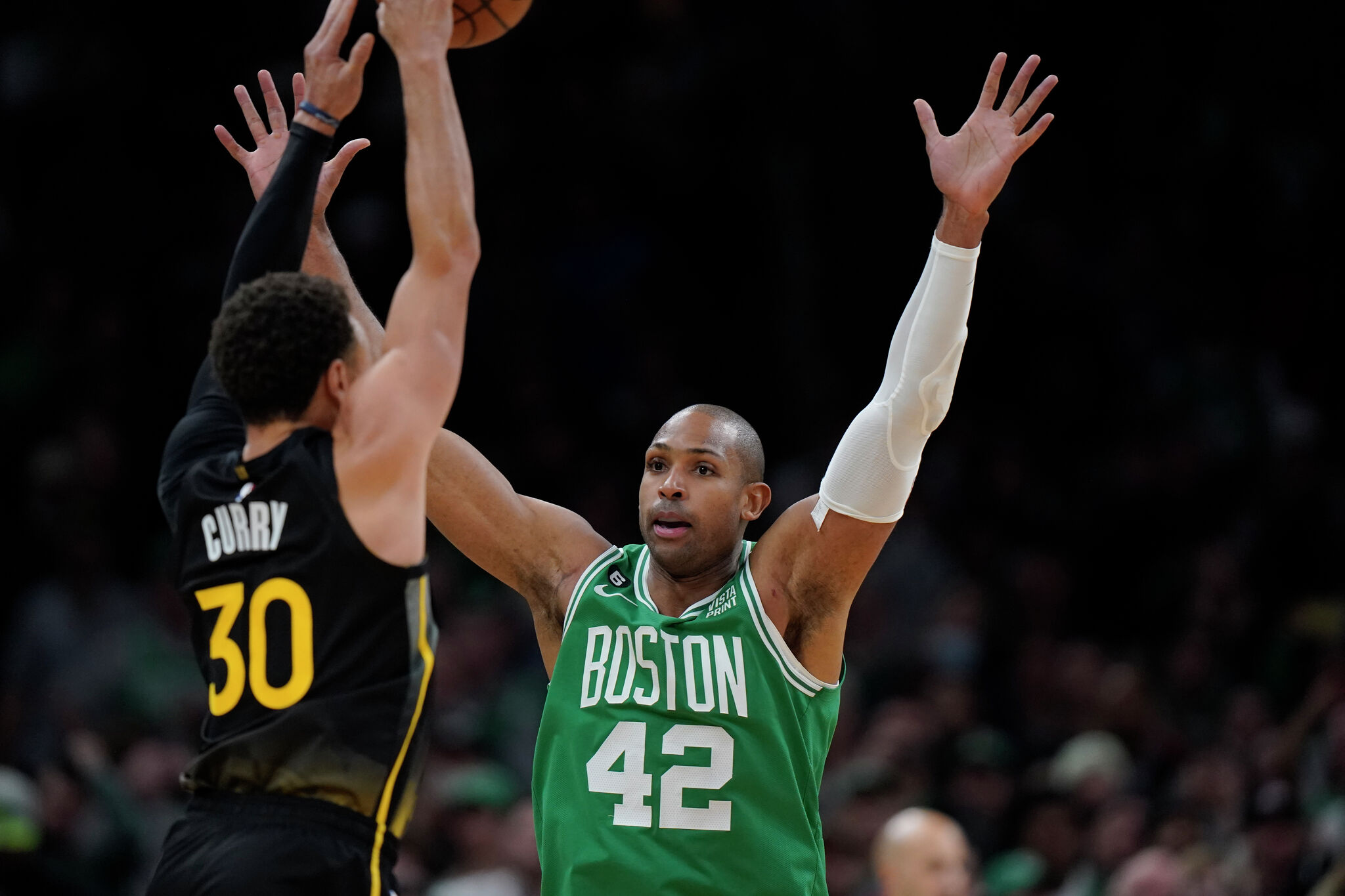 The Warriors might finally sign an offensive veteran big man