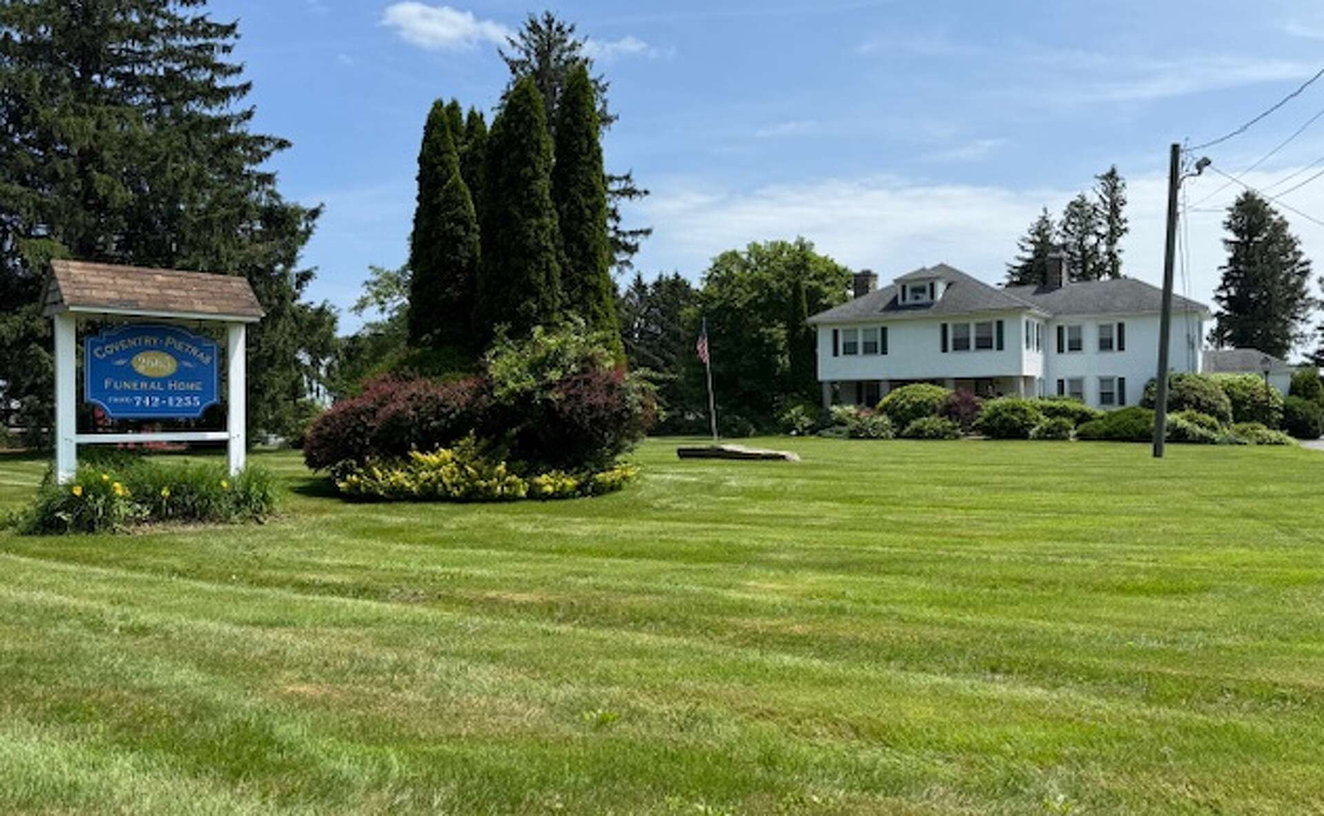 East Windsor police charge ex-funeral home director in 8 theft cases